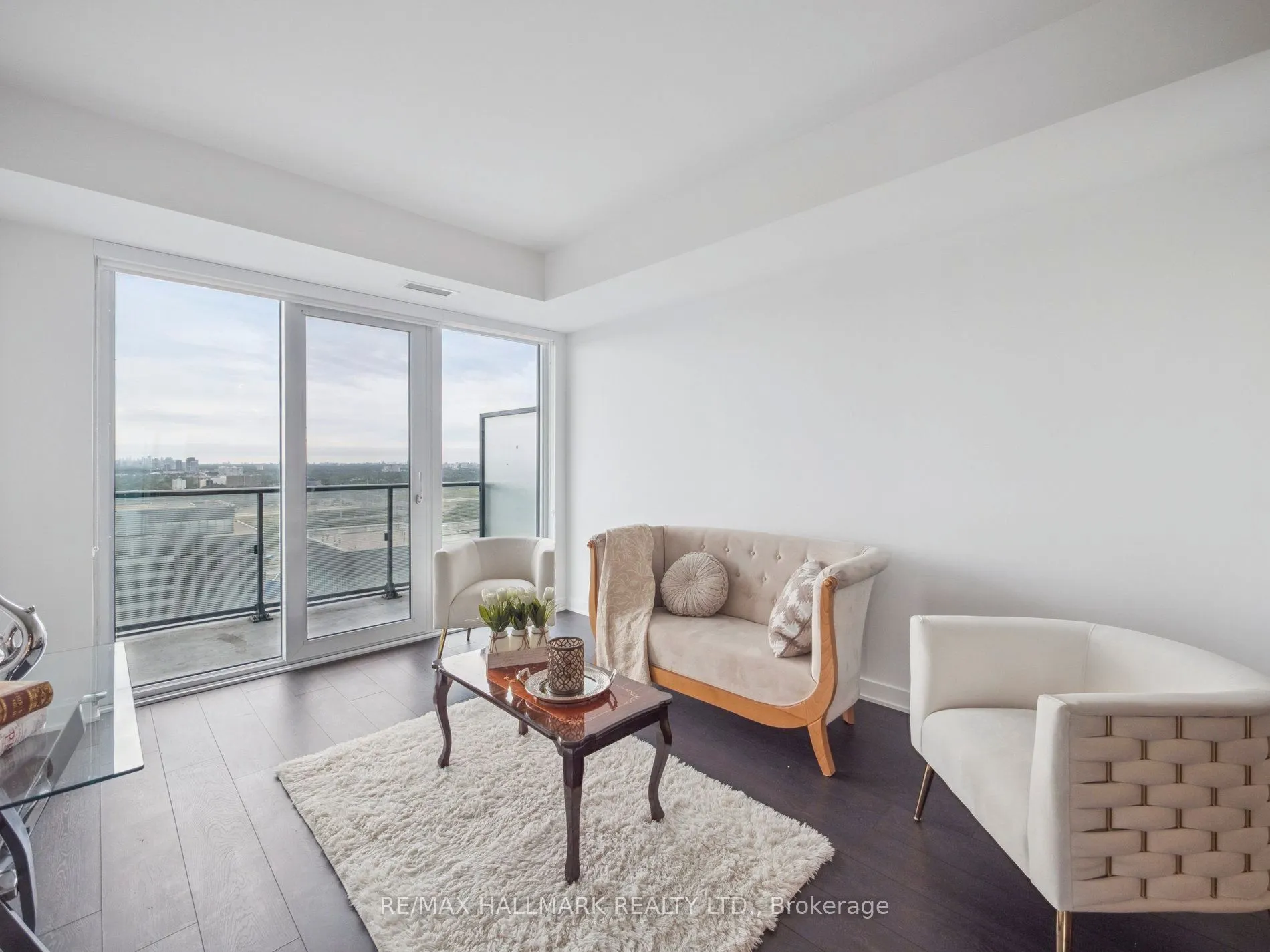 105 Oneida Crescent, #2708
