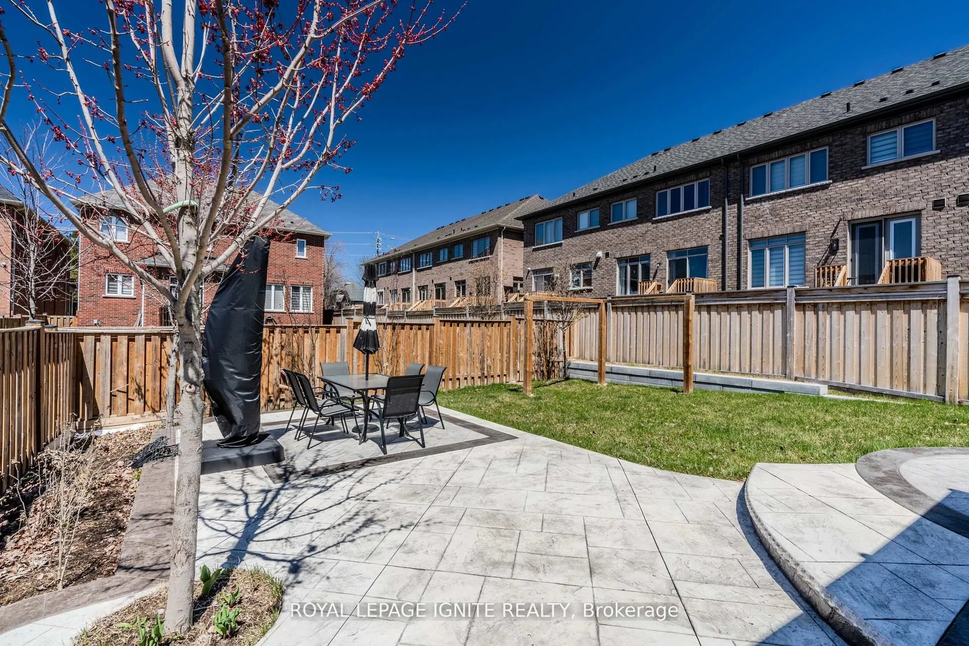 73 Kentwood Crescent