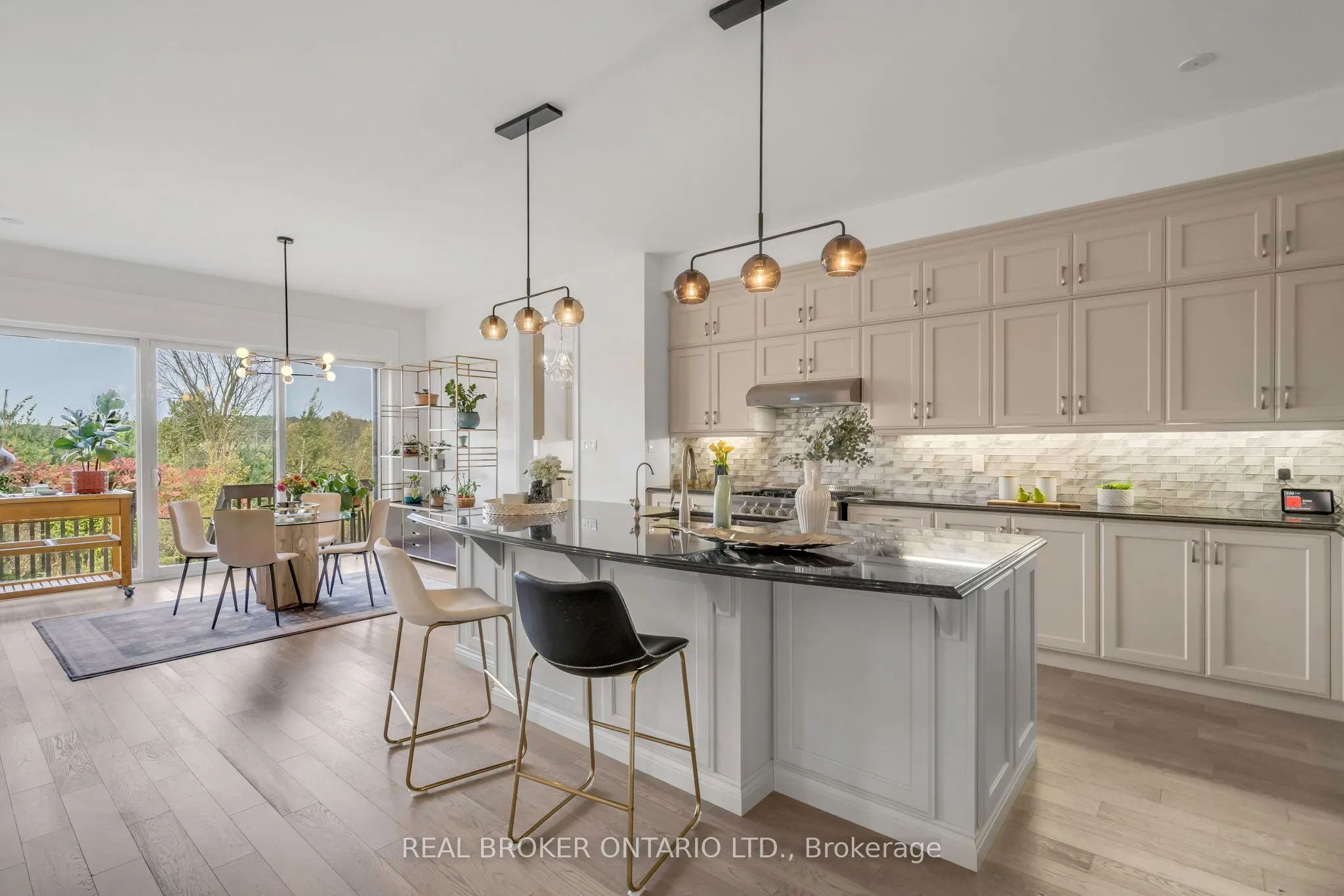 18 Ridgepoint Road