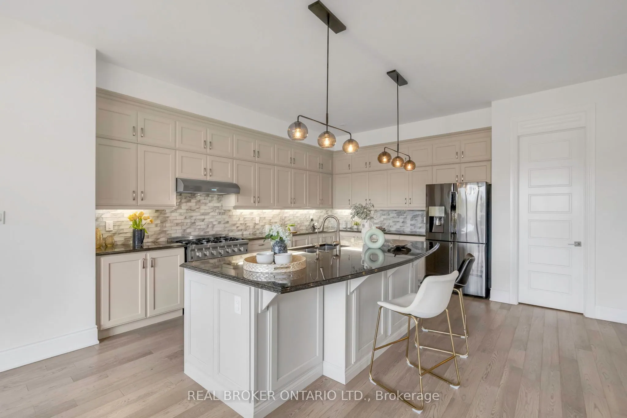 18 Ridgepoint Road
