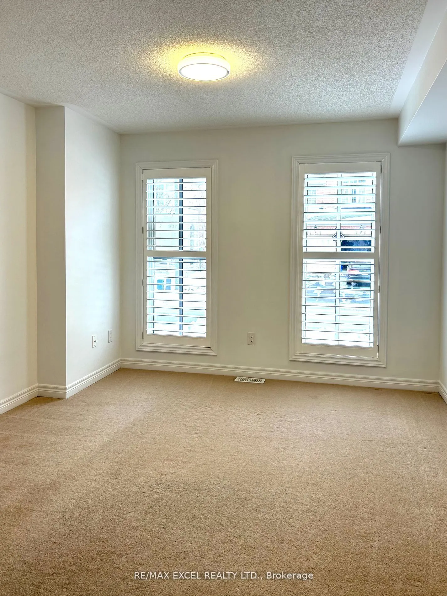 17 Earnshaw Drive