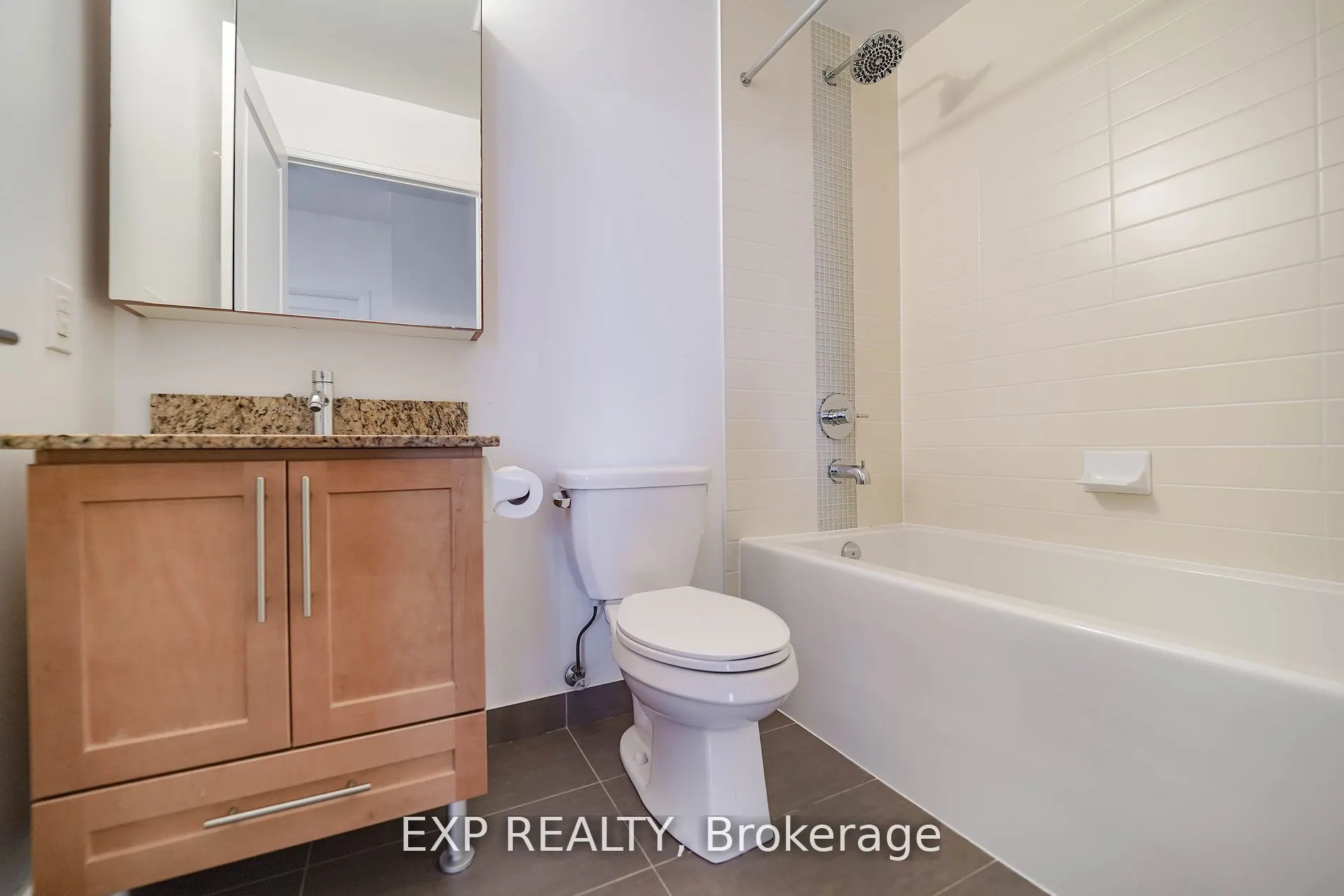 55 Oneida Crescent, #1011