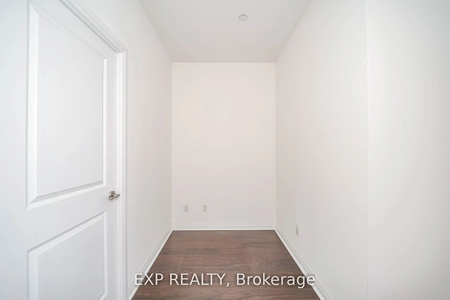 55 Oneida Crescent, #1011