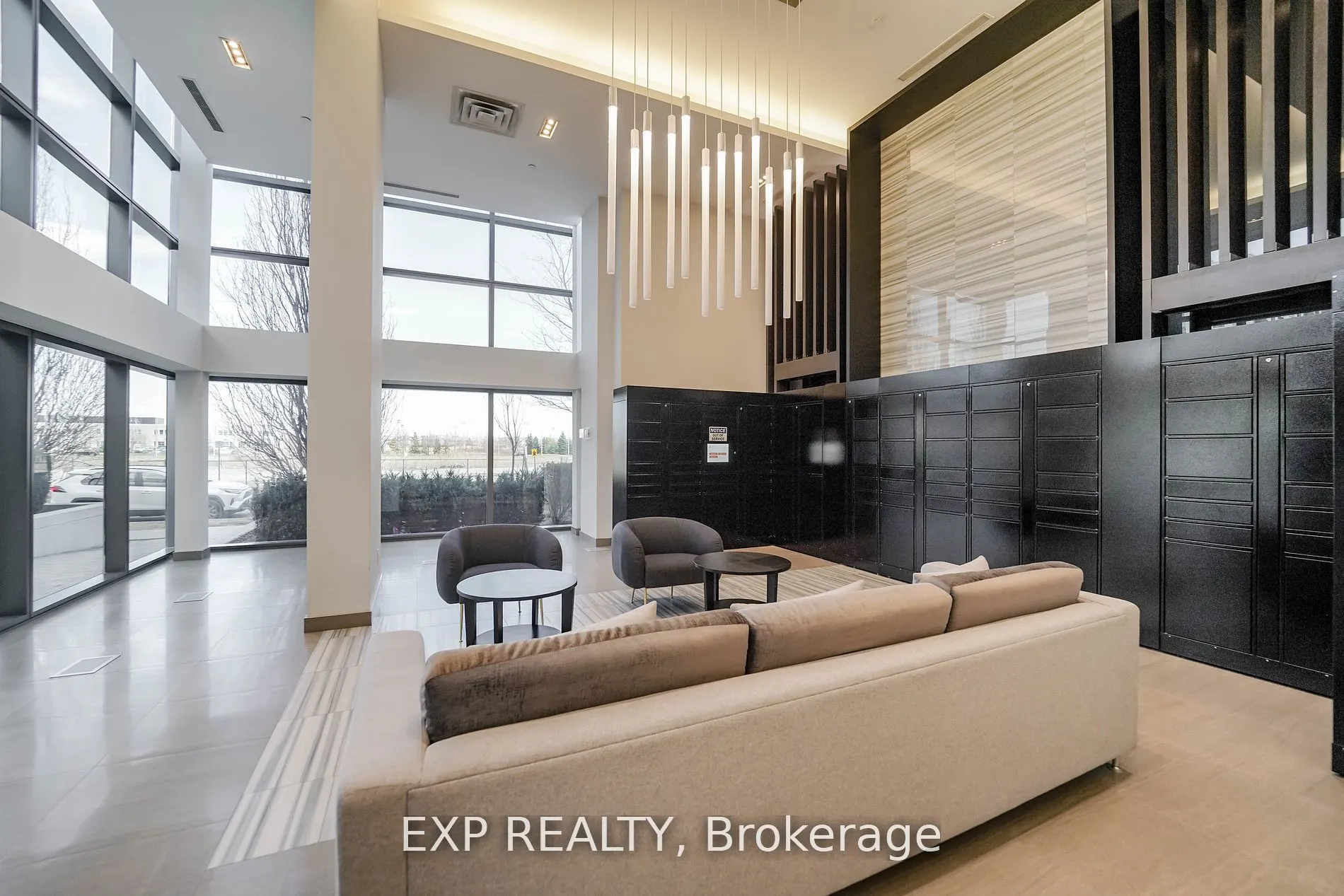 55 Oneida Crescent, #1011