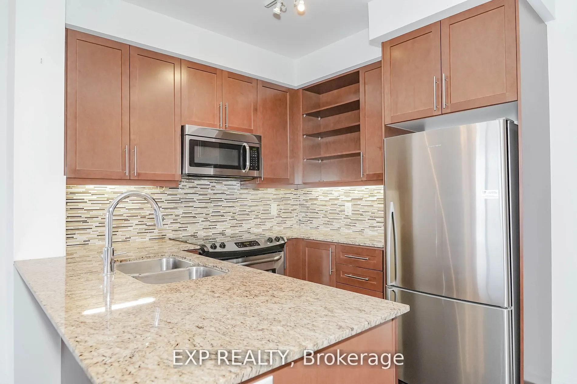 55 Oneida Crescent, #1011