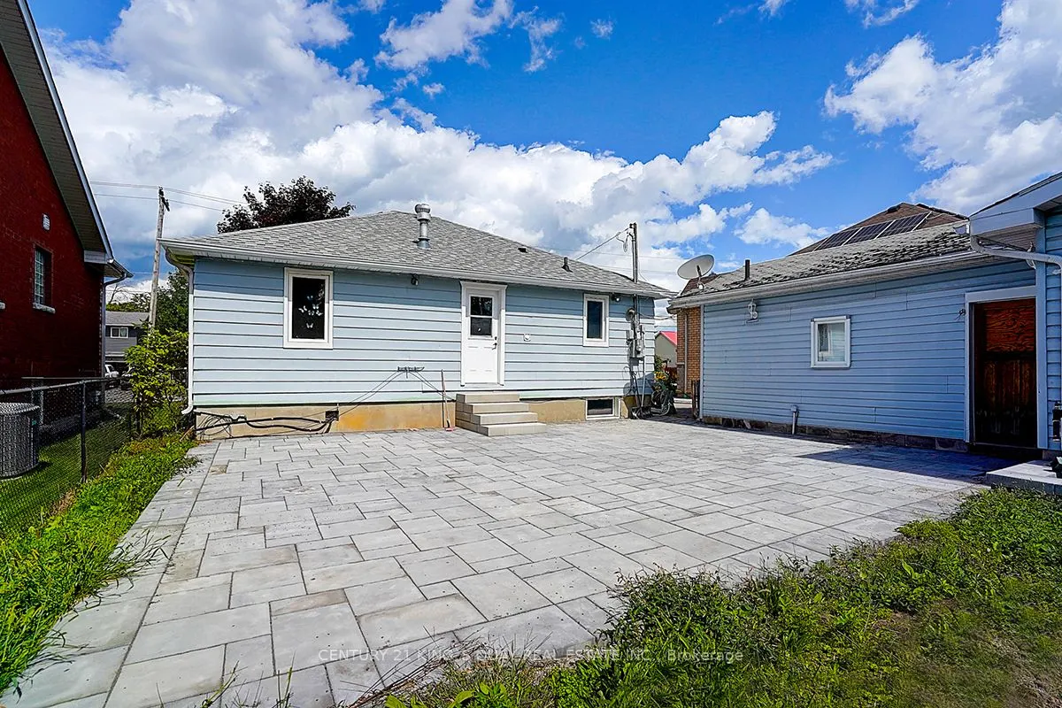 297 Glenwoods Avenue