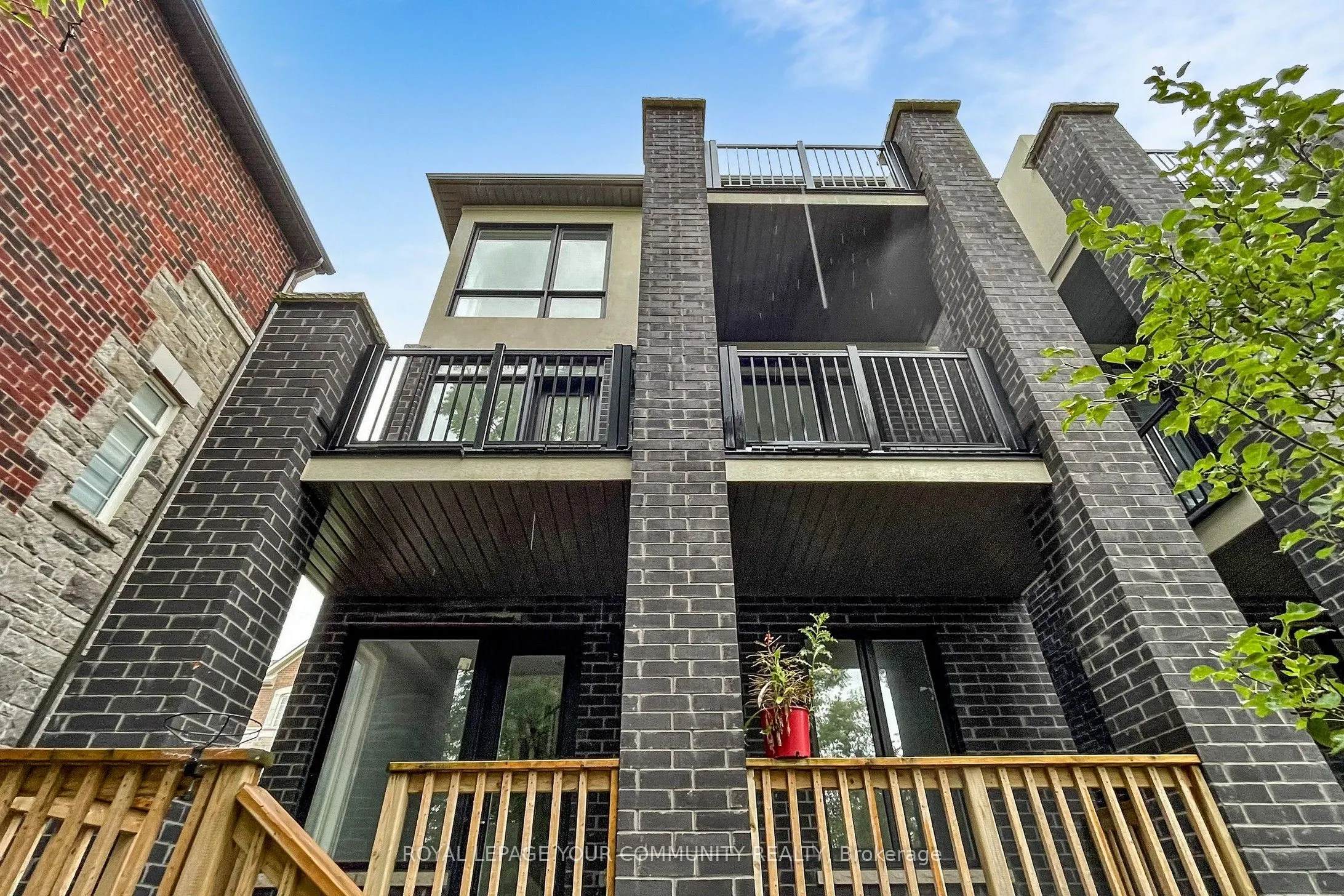 32 Globemaster Lane