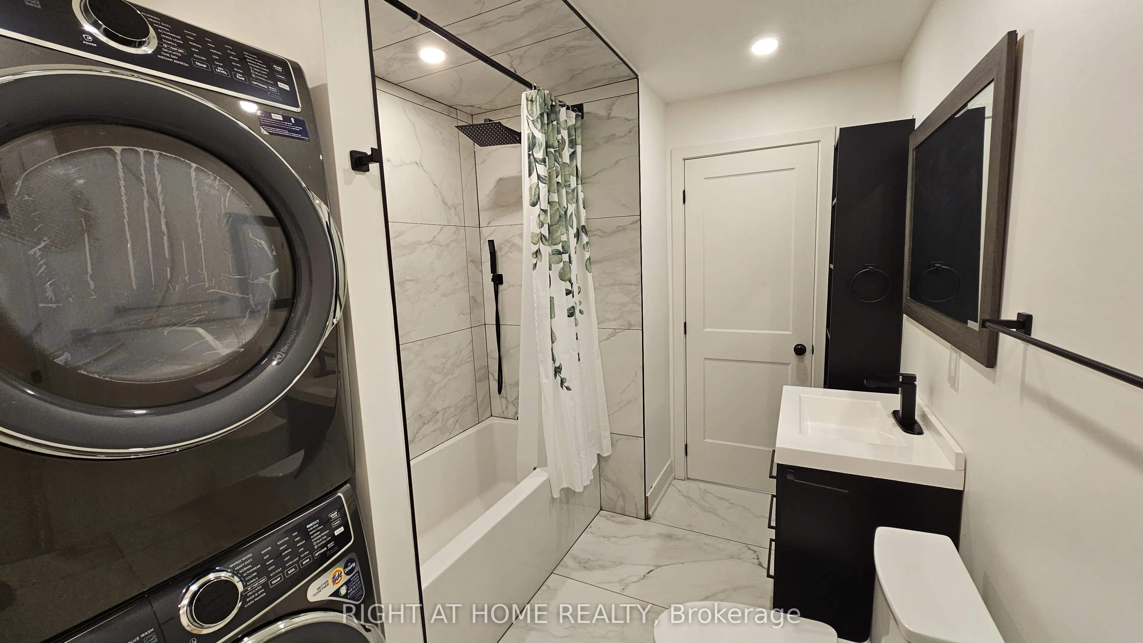 2343 Mount Albert Road, #Side Unit