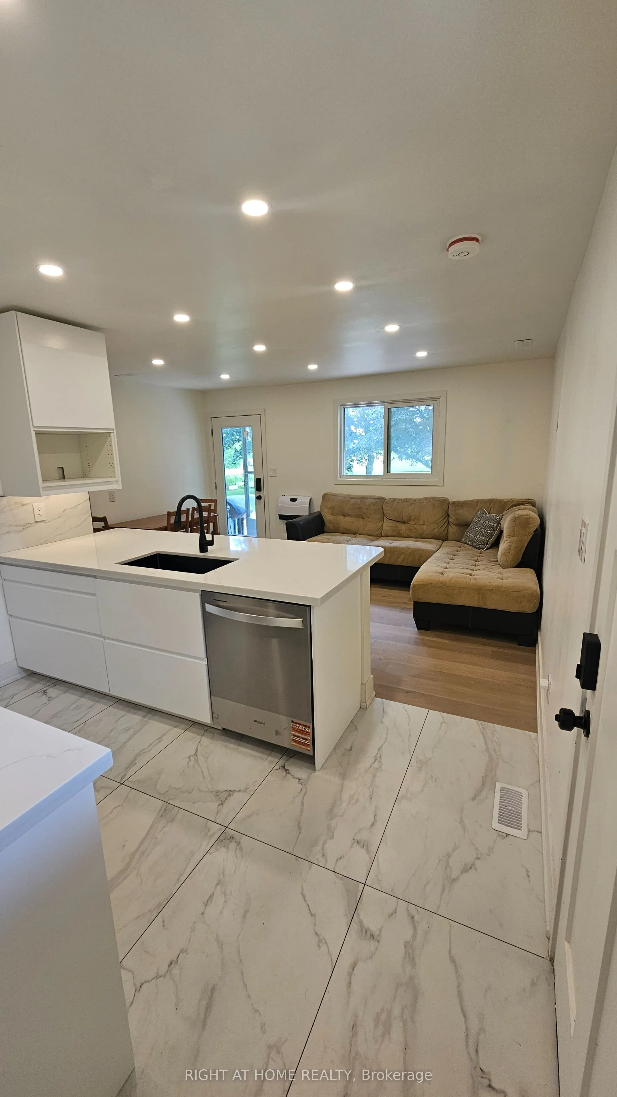2343 Mount Albert Road, #Side Unit