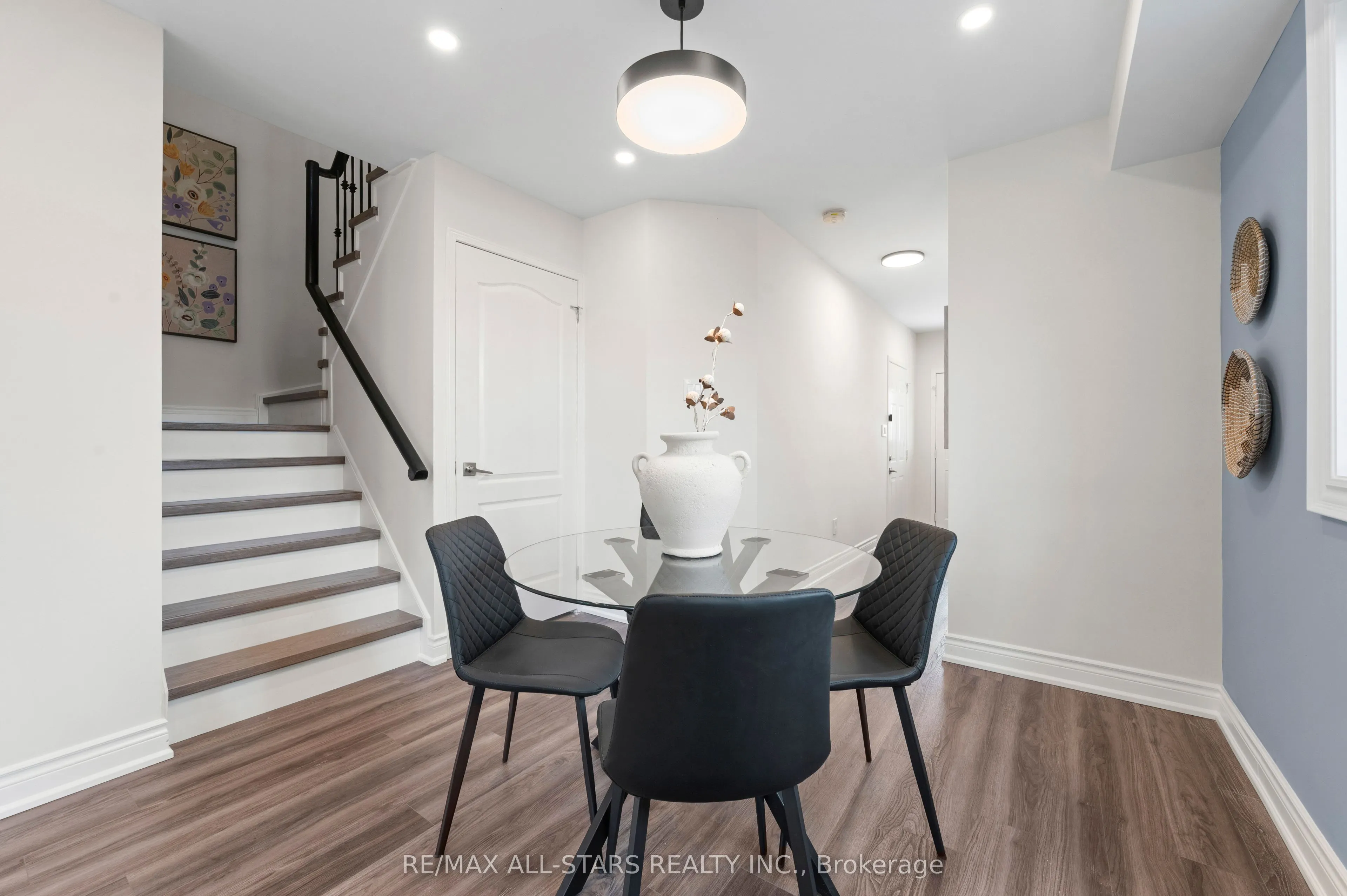 58 Woodroof Crescent
