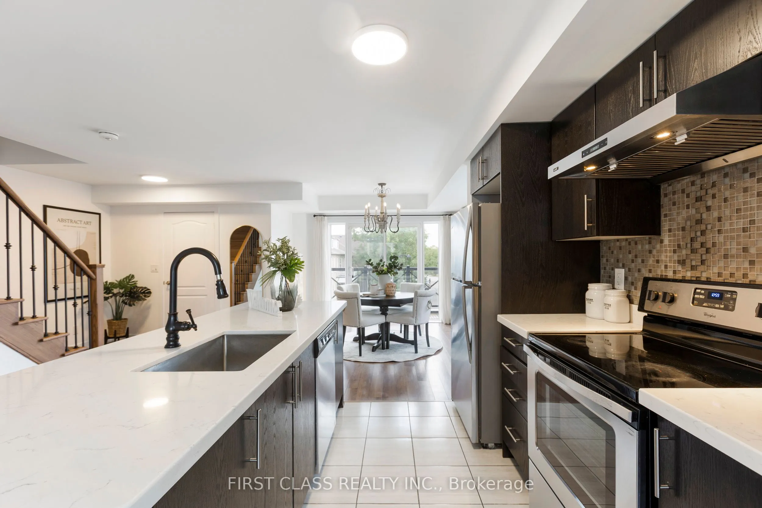 65 Lindcrest Manor, #1102