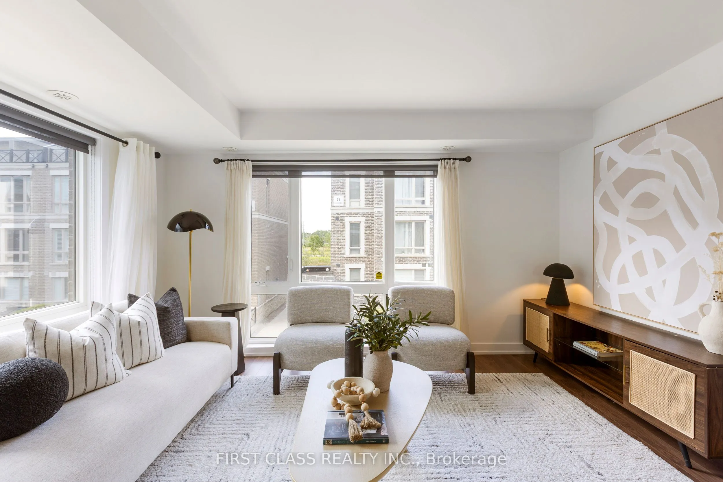 65 Lindcrest Manor, #1102