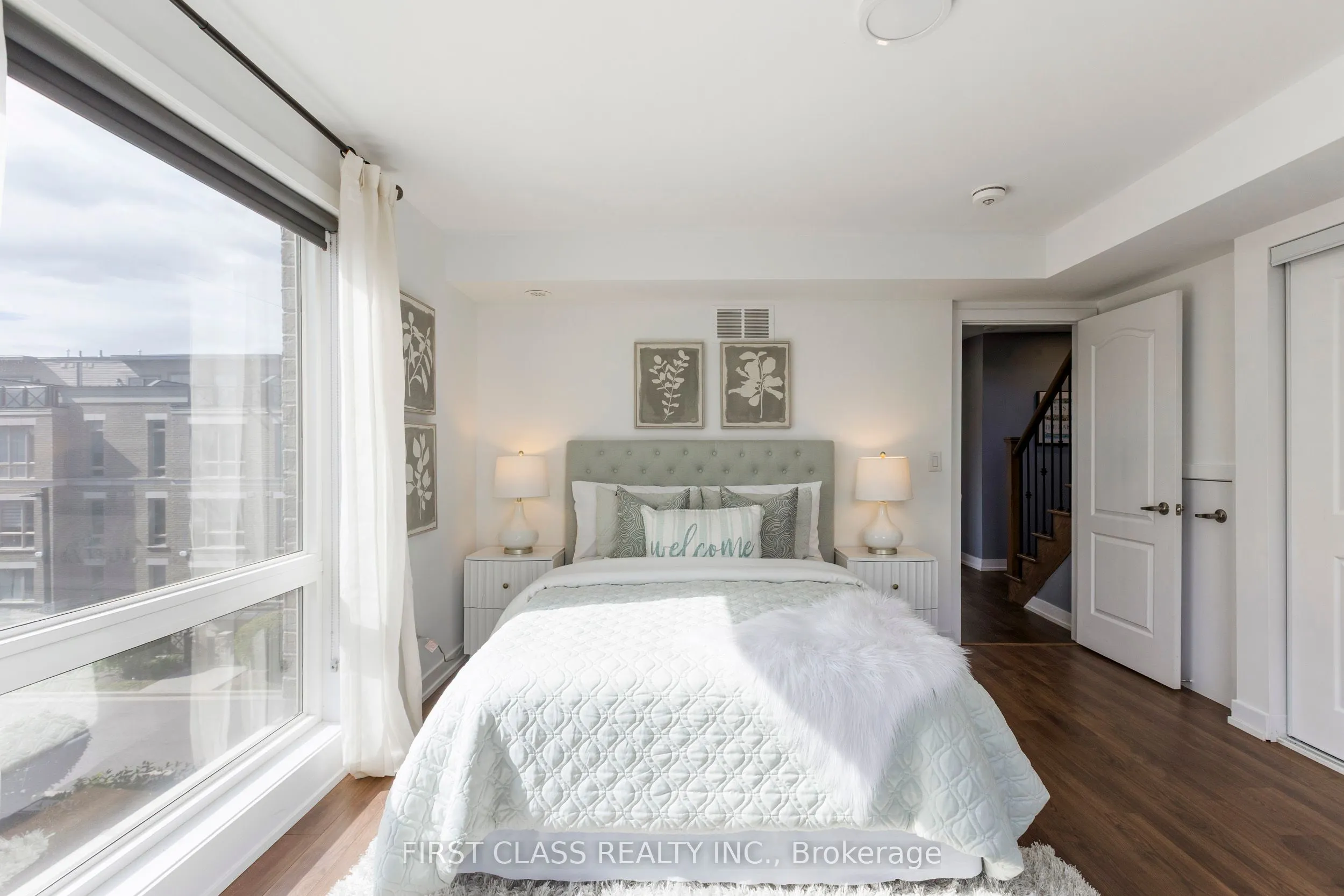 65 Lindcrest Manor, #1102
