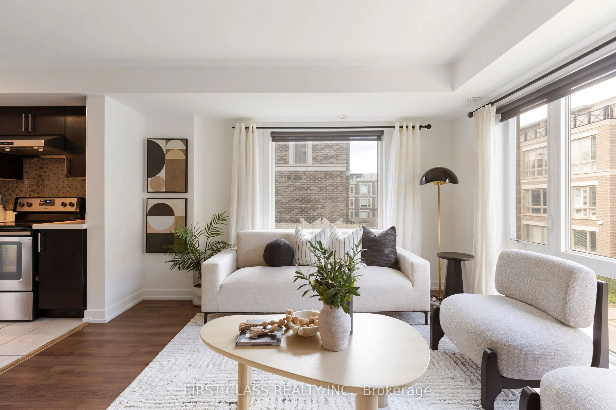 65 Lindcrest Manor, #1102