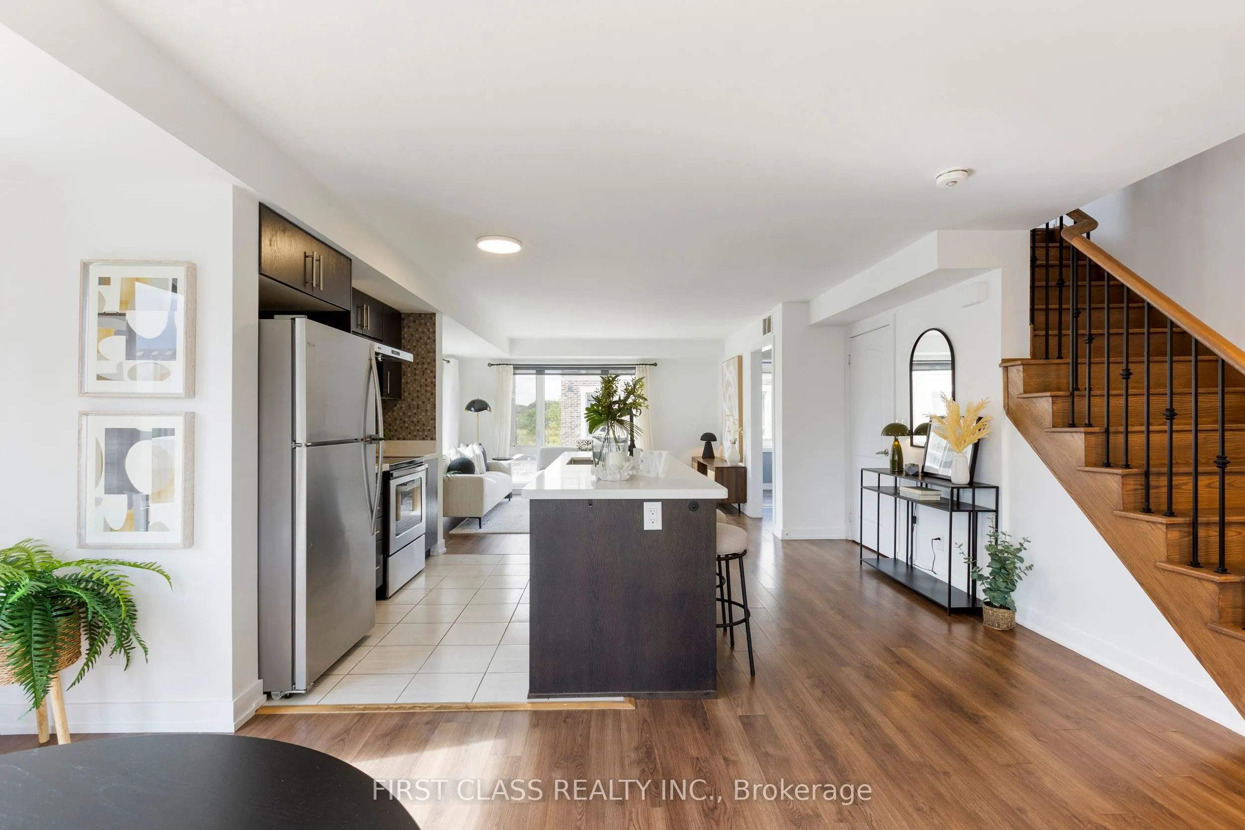 65 Lindcrest Manor, #1102