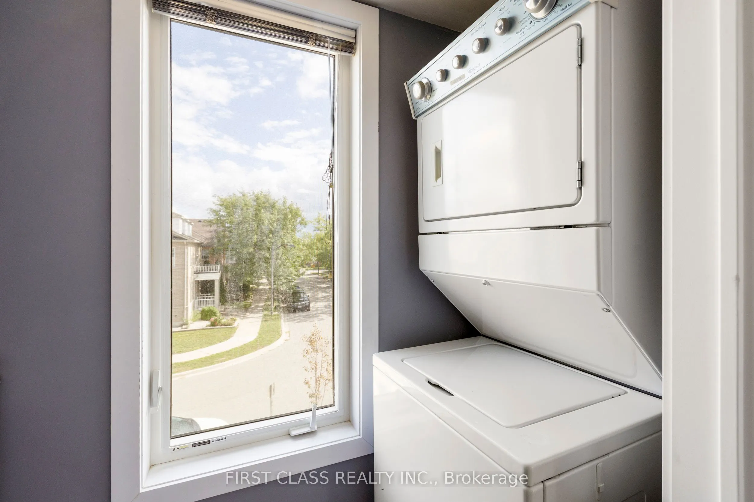 65 Lindcrest Manor, #1102