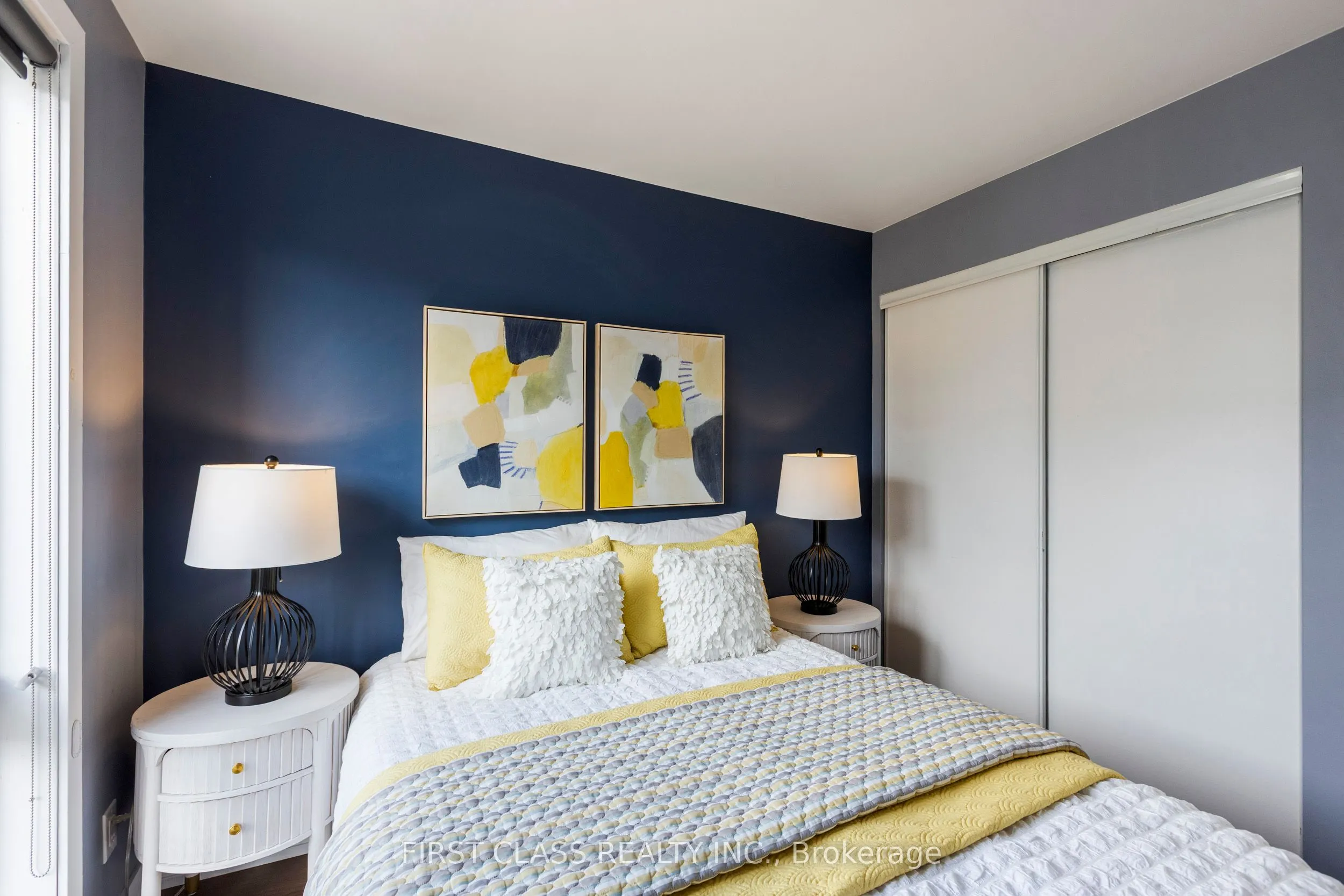 65 Lindcrest Manor, #1102