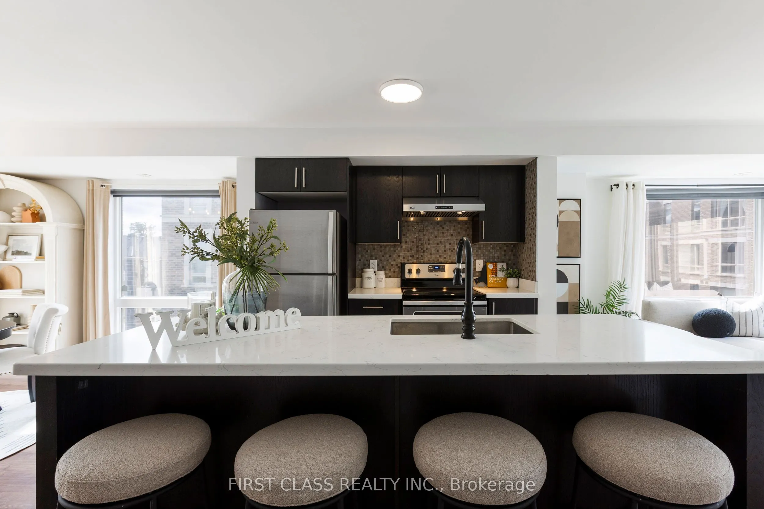 65 Lindcrest Manor, #1102