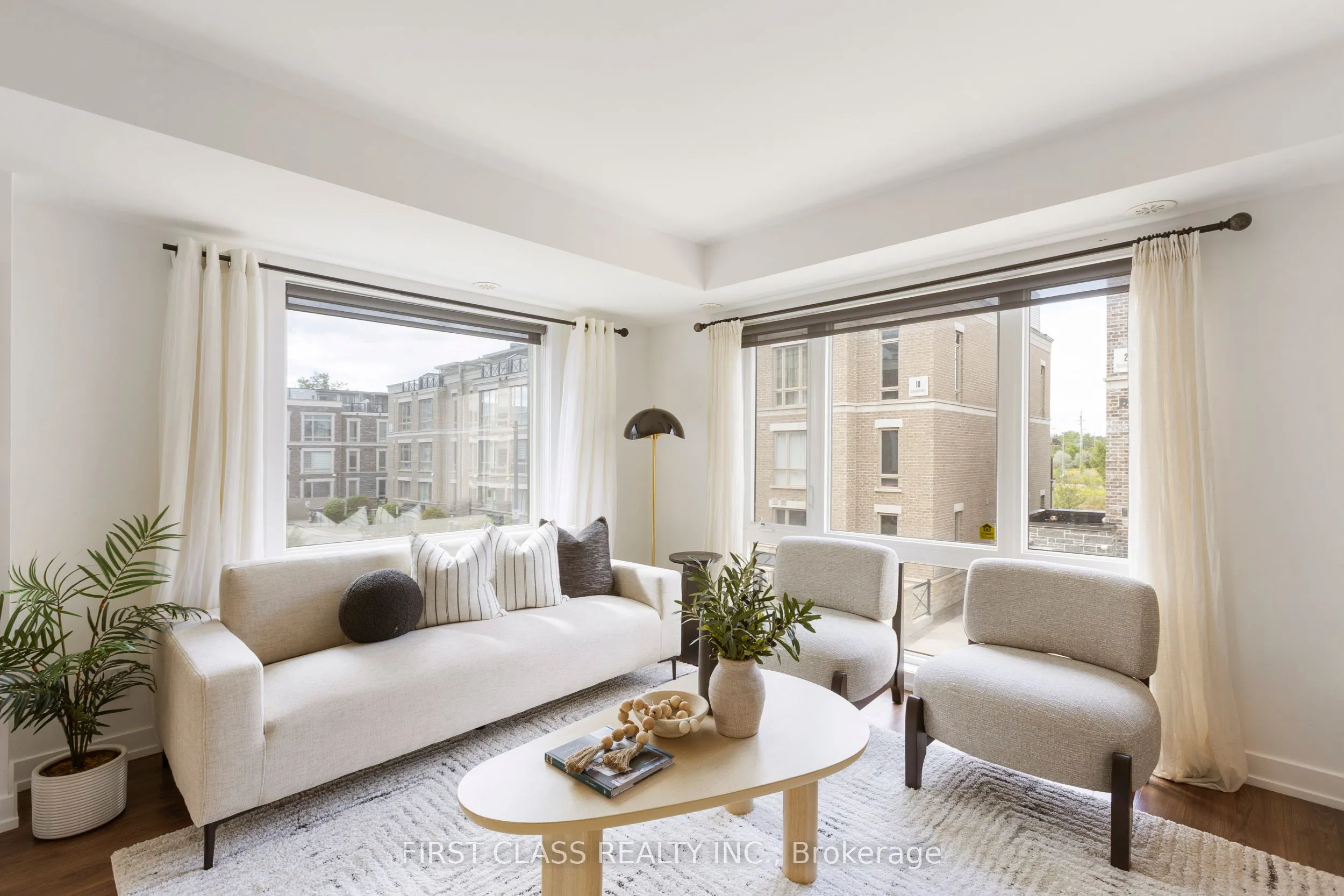 65 Lindcrest Manor, #1102