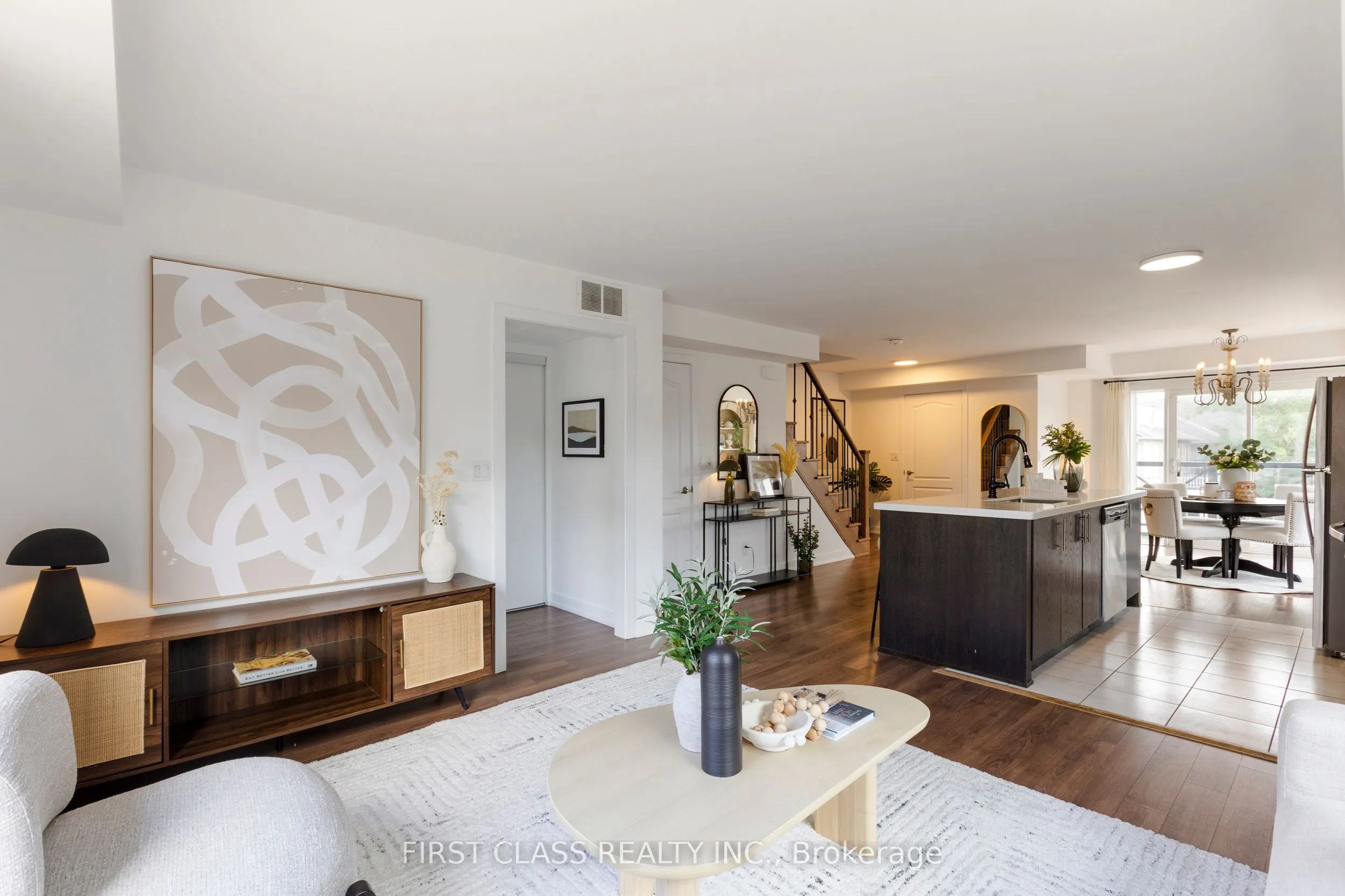 65 Lindcrest Manor, #1102
