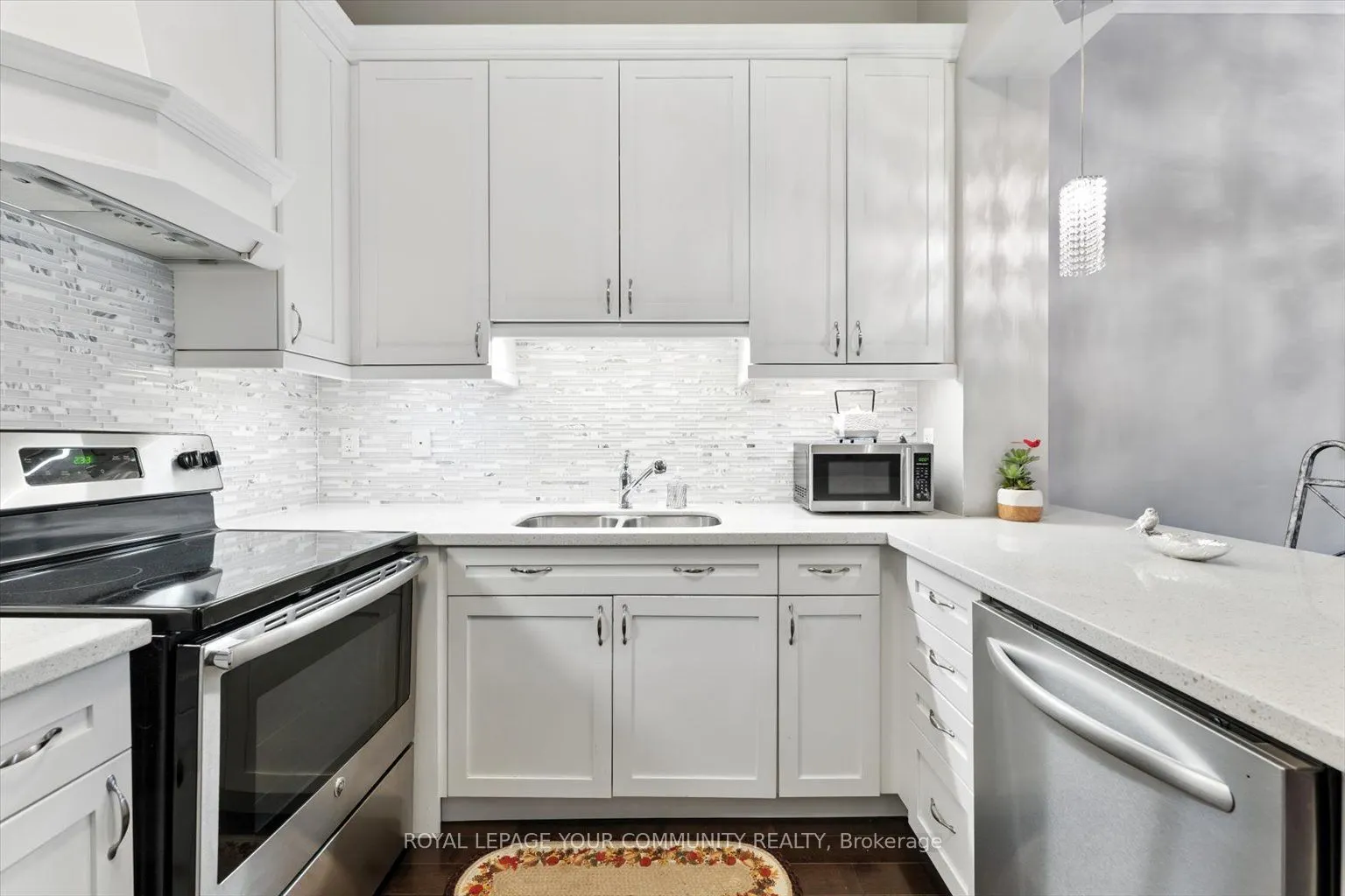80 Burns Boulevard, #101