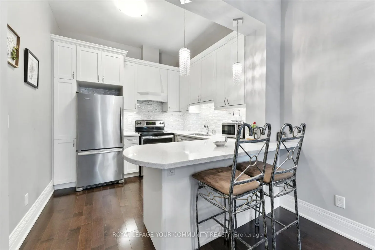 80 Burns Boulevard, #101