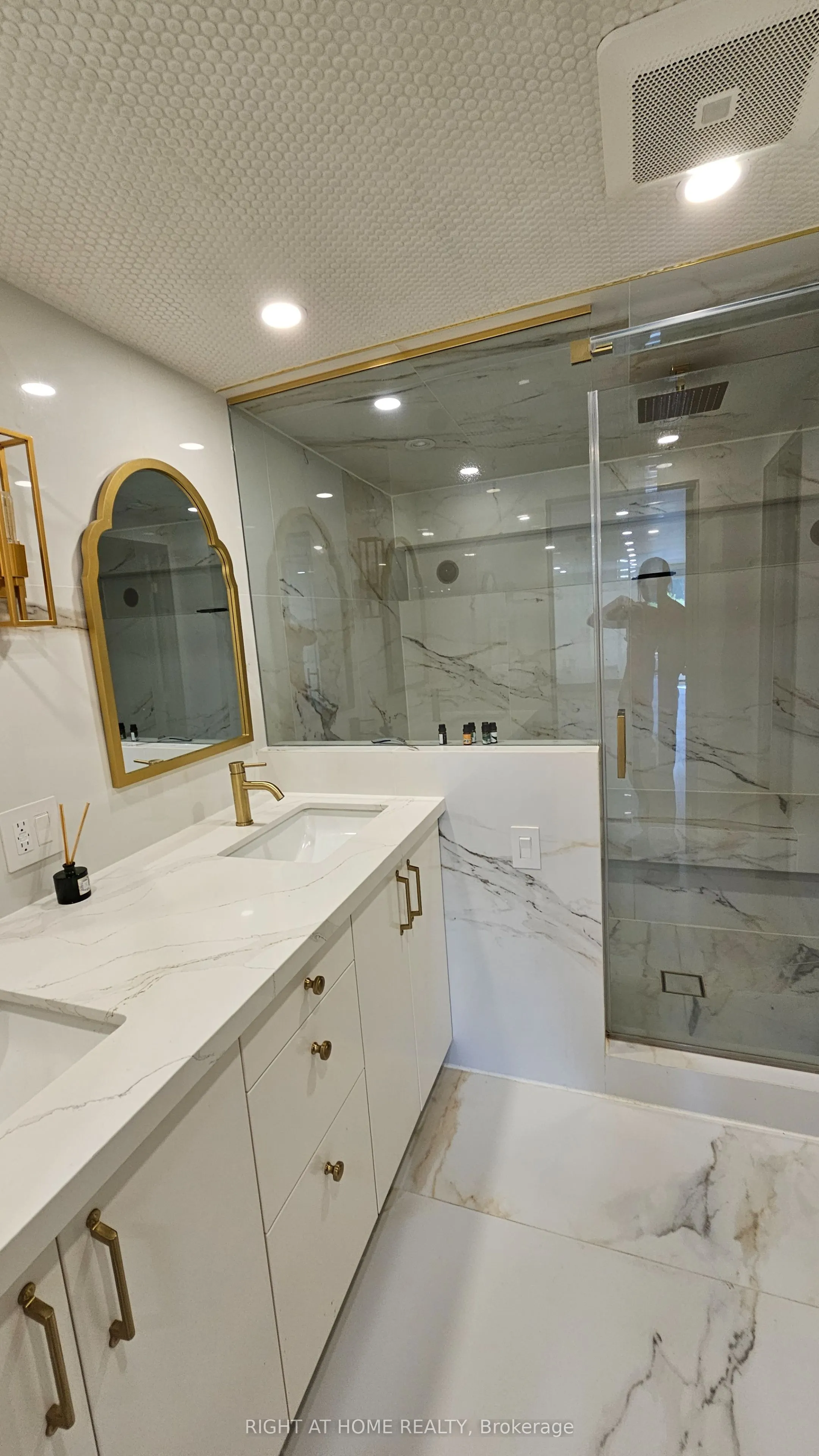 2343 Mount Albert Road, #Basement Apartment