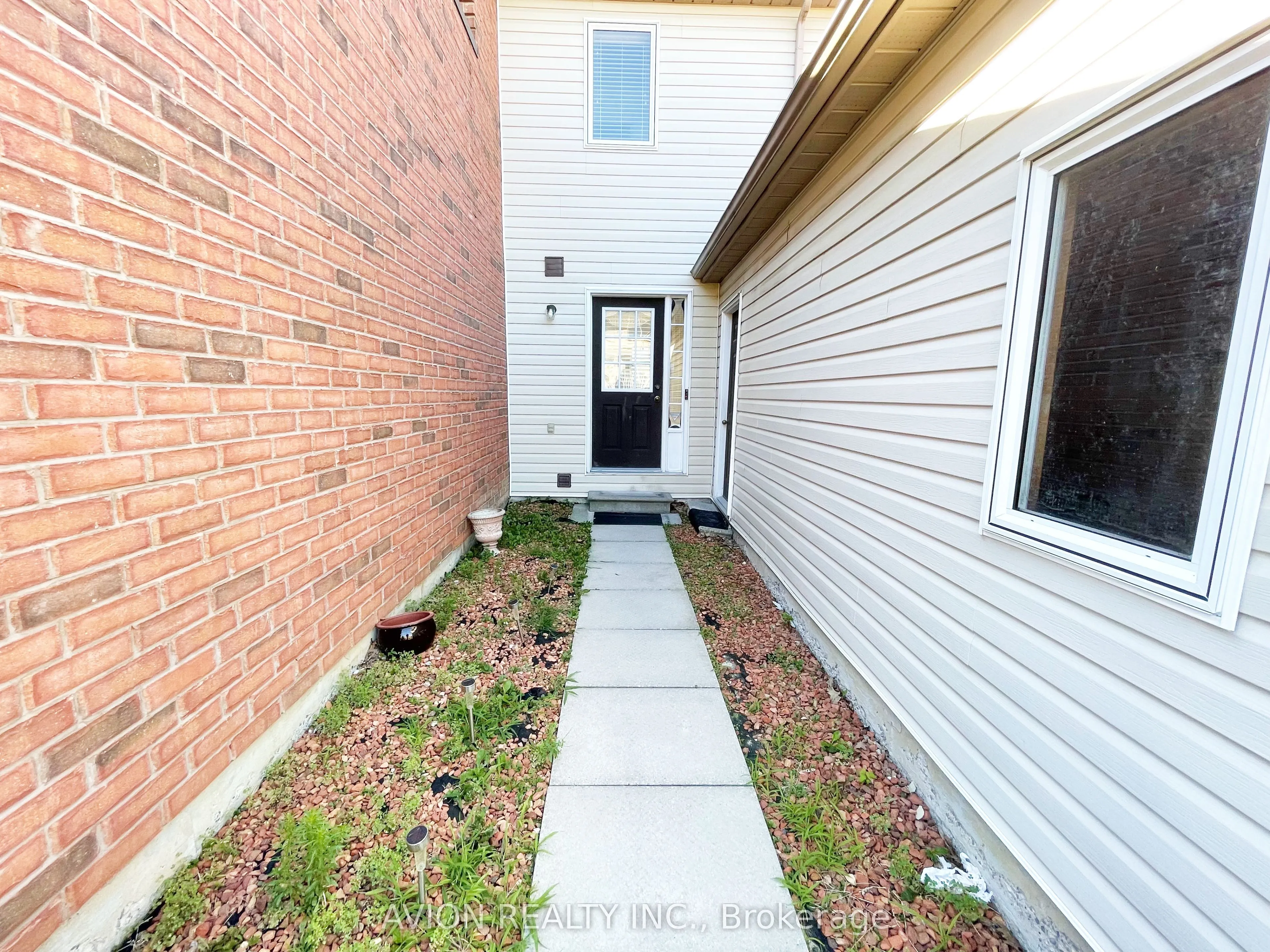 366 Bur Oak Avenue