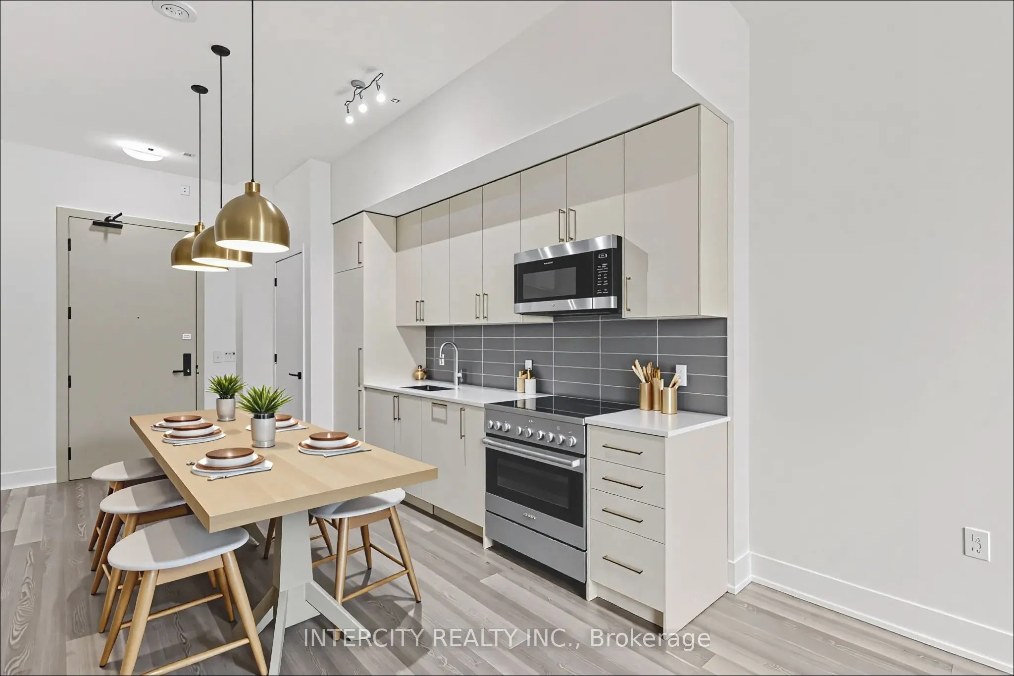 2075 King Road, #120