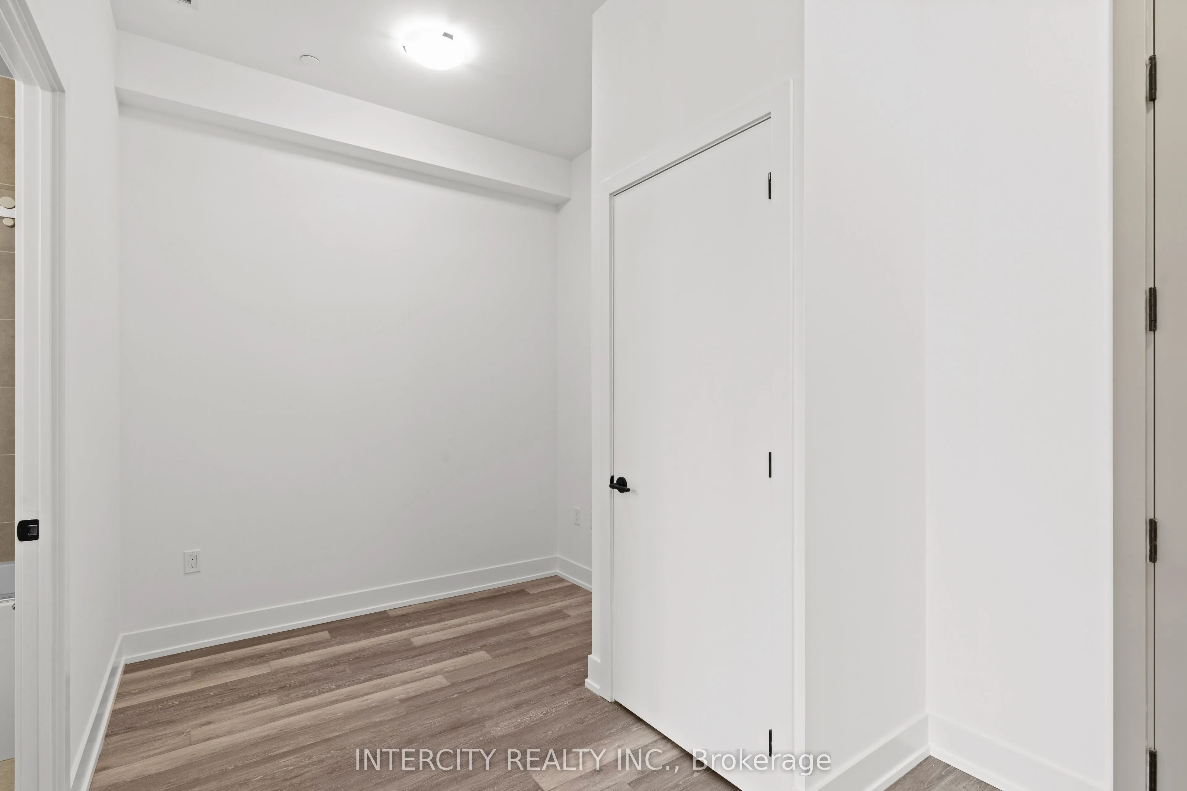 2075 King Road, #120
