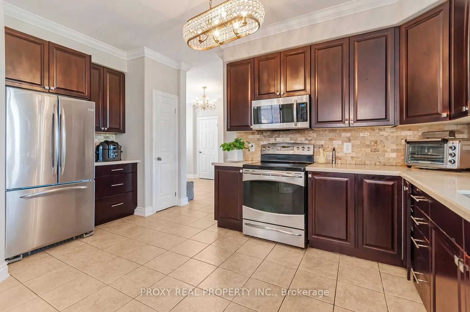 996 Booth Avenue