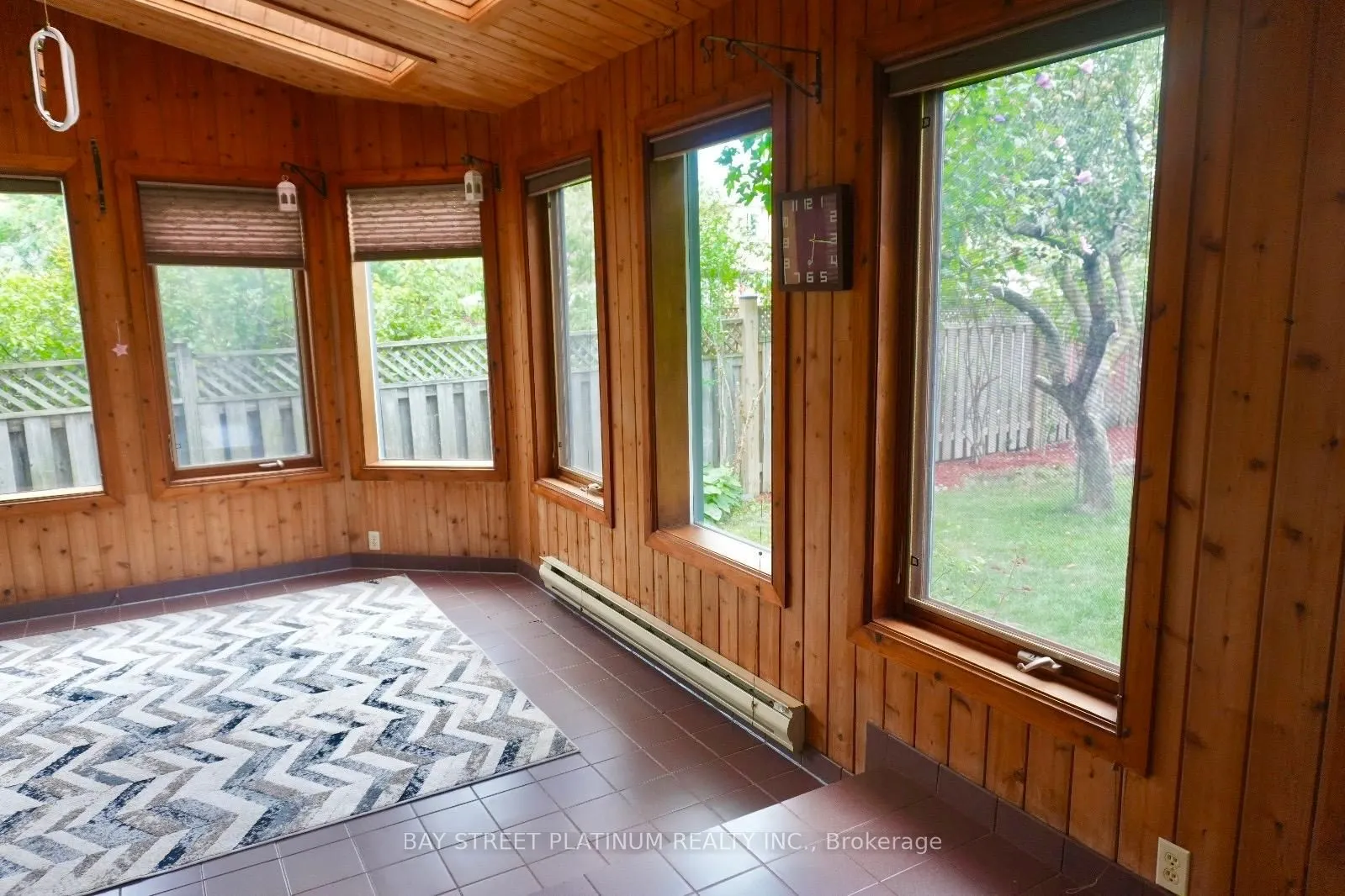 257 Killian Road N