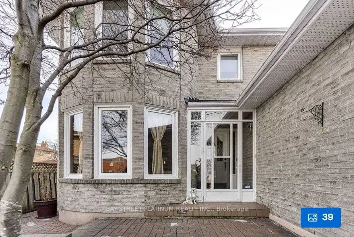 257 Killian Road N
