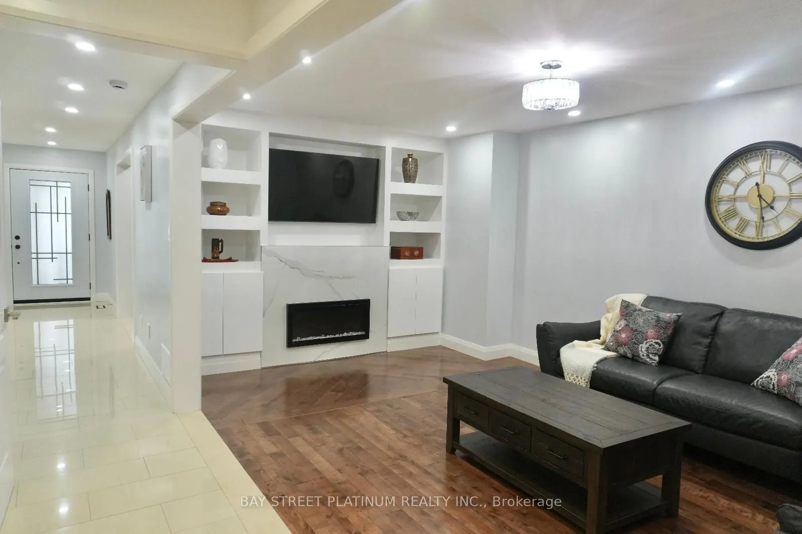 257 Killian Road N