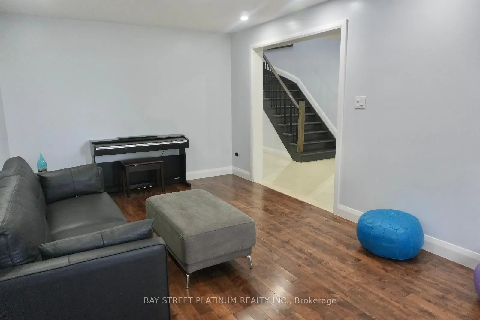 257 Killian Road N