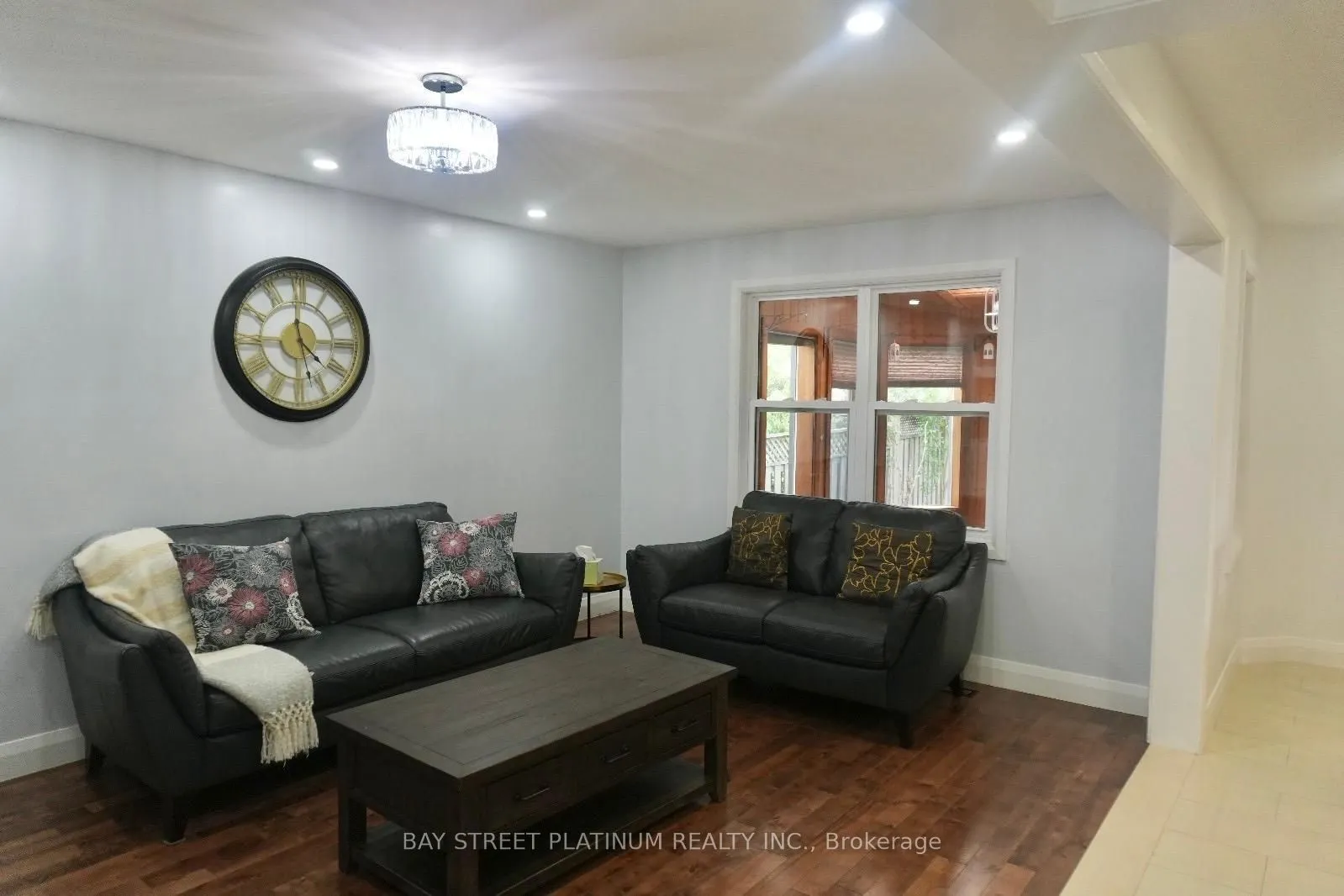 257 Killian Road N