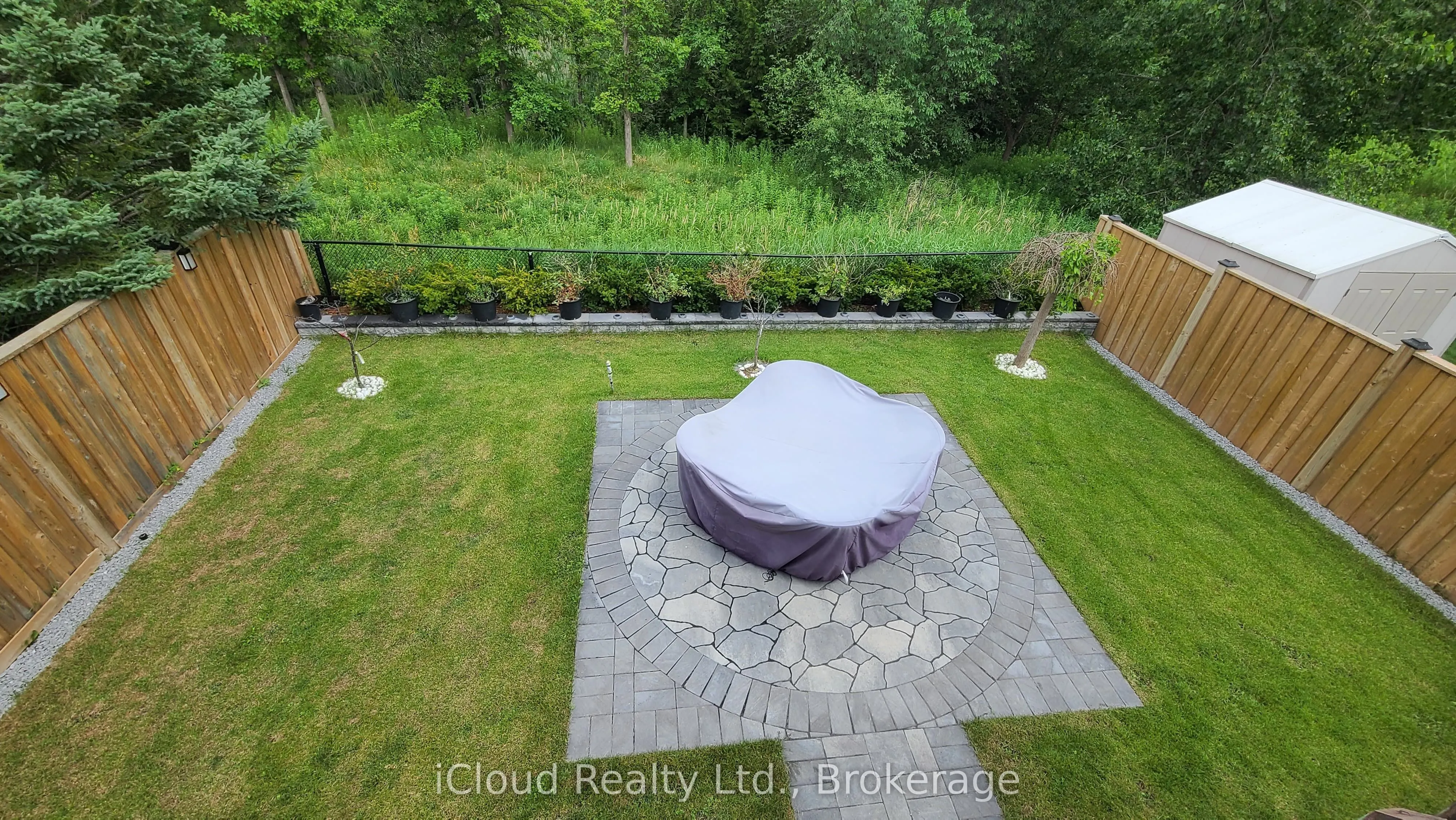 61 Raintree Crescent W