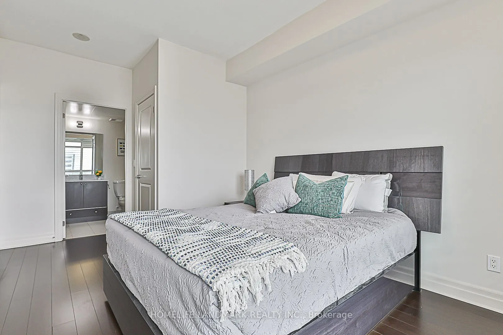 8110 Birchmount Road, #1102