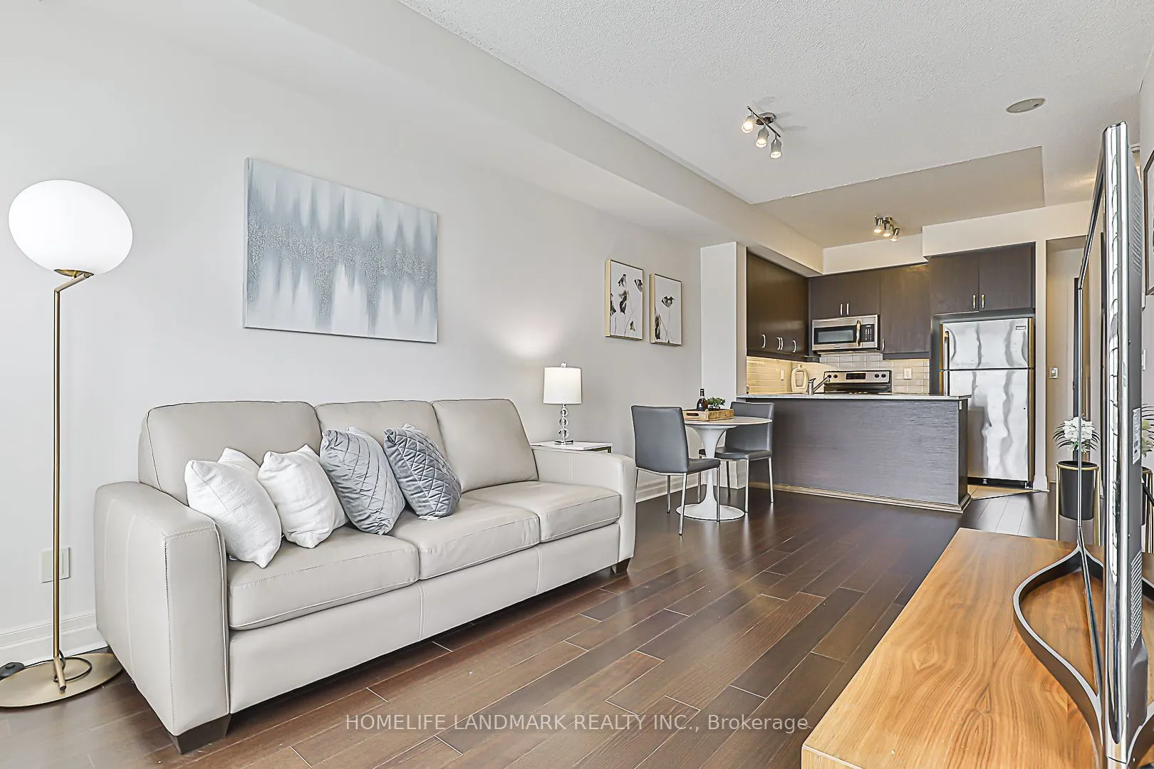 8110 Birchmount Road, #1102