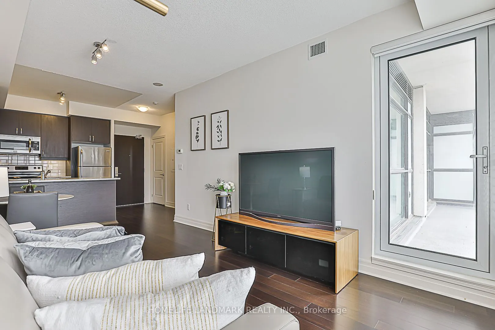 8110 Birchmount Road, #1102