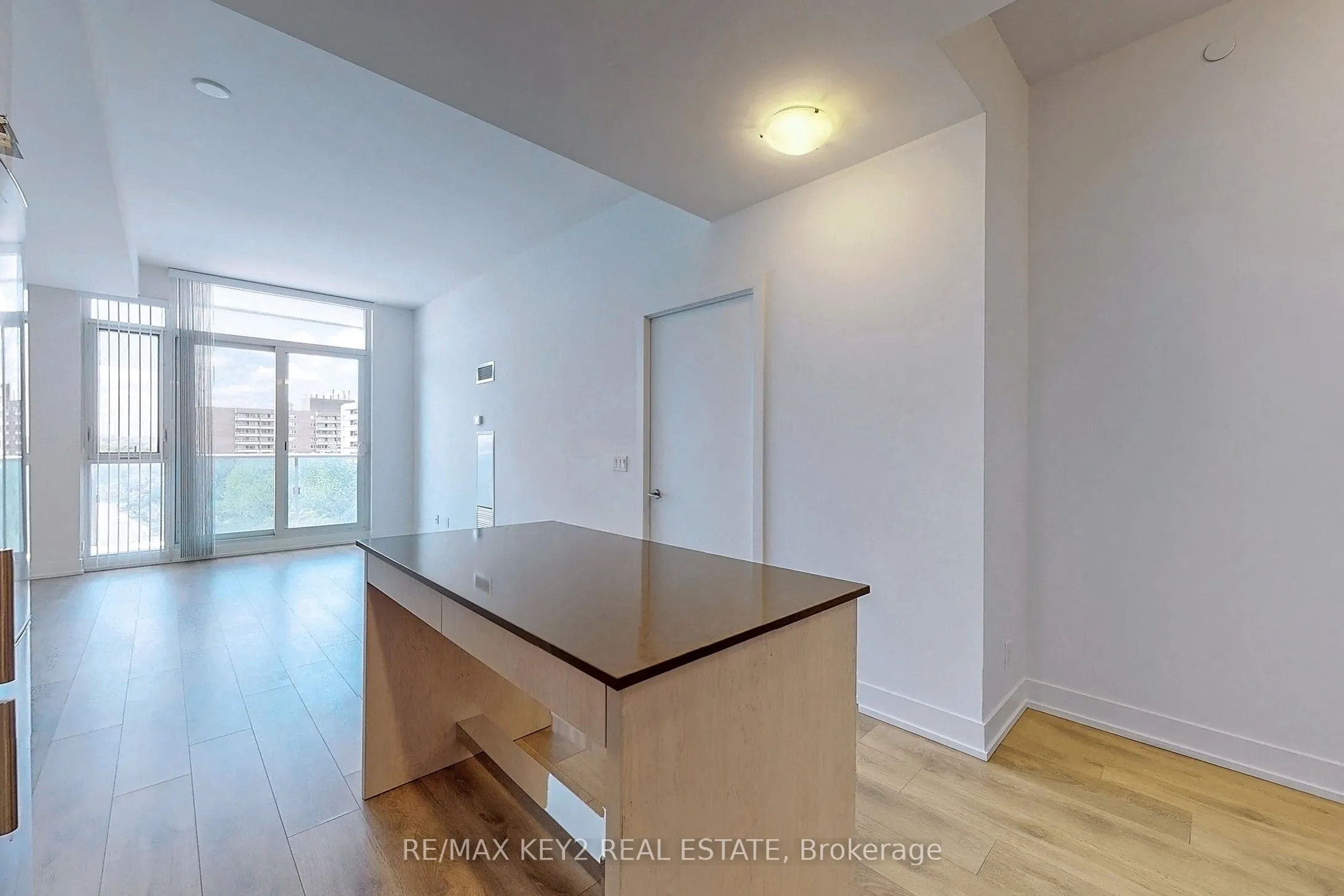 9471 Yonge Street, #735