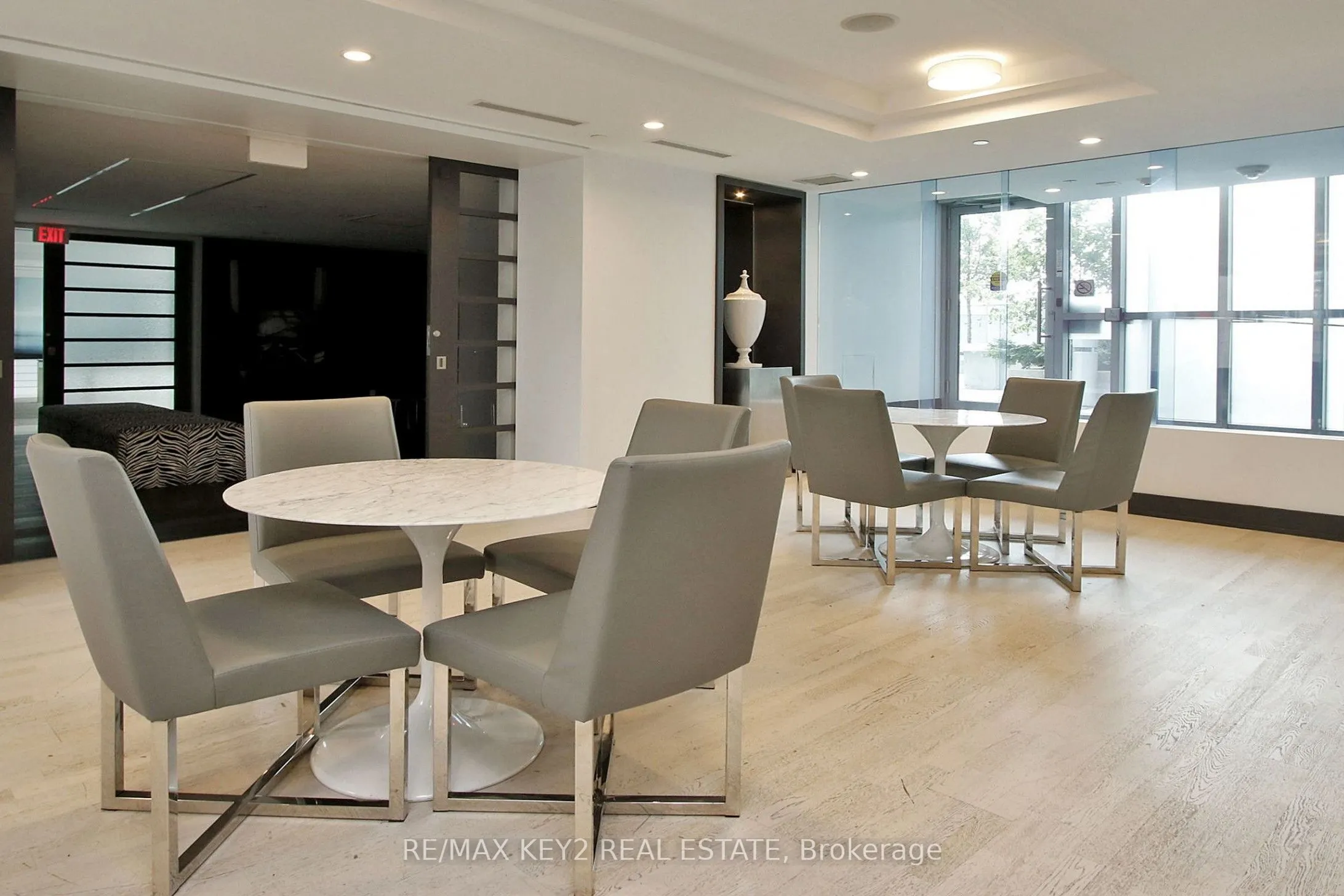 9471 Yonge Street, #735
