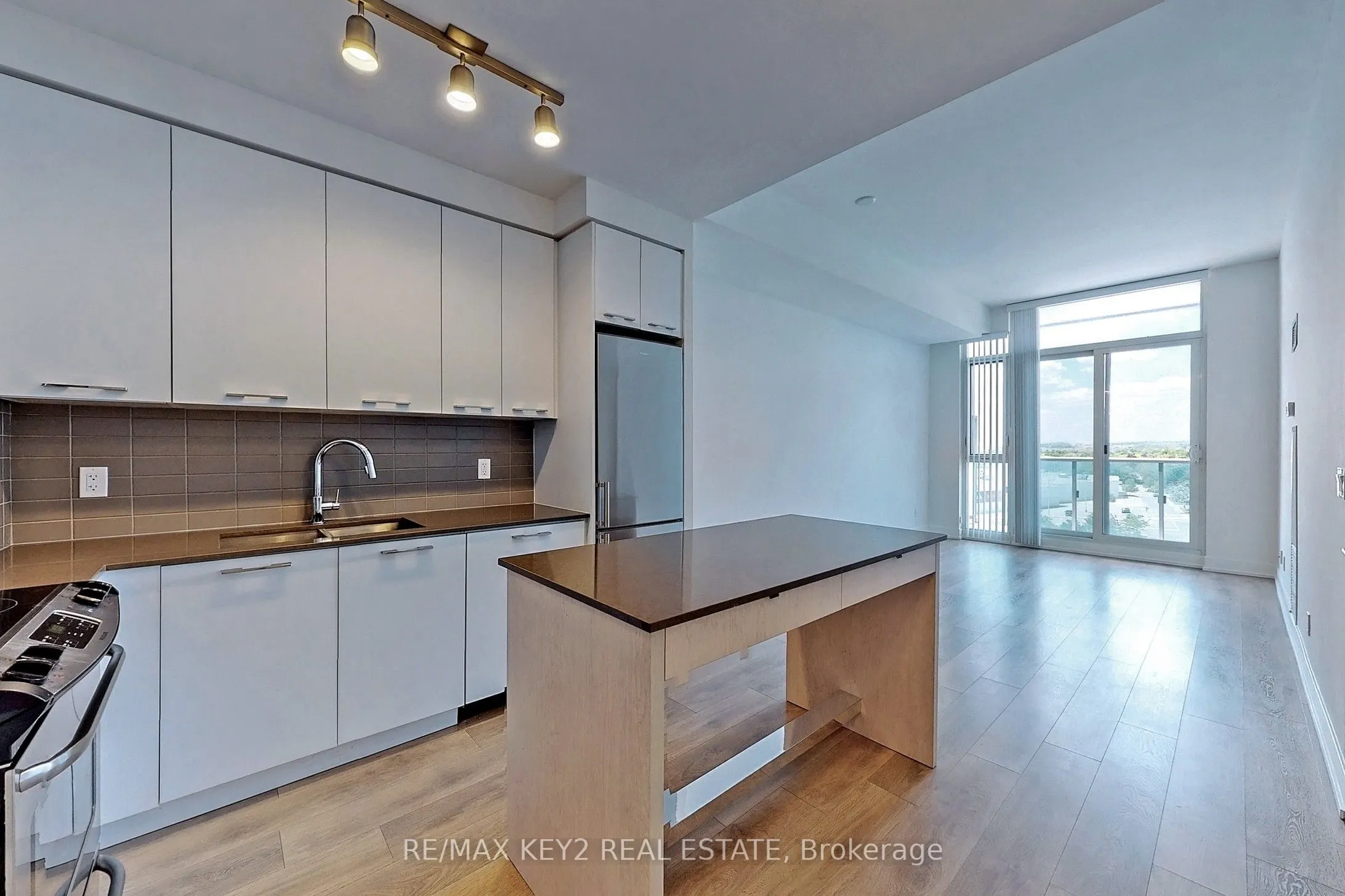 9471 Yonge Street, #735