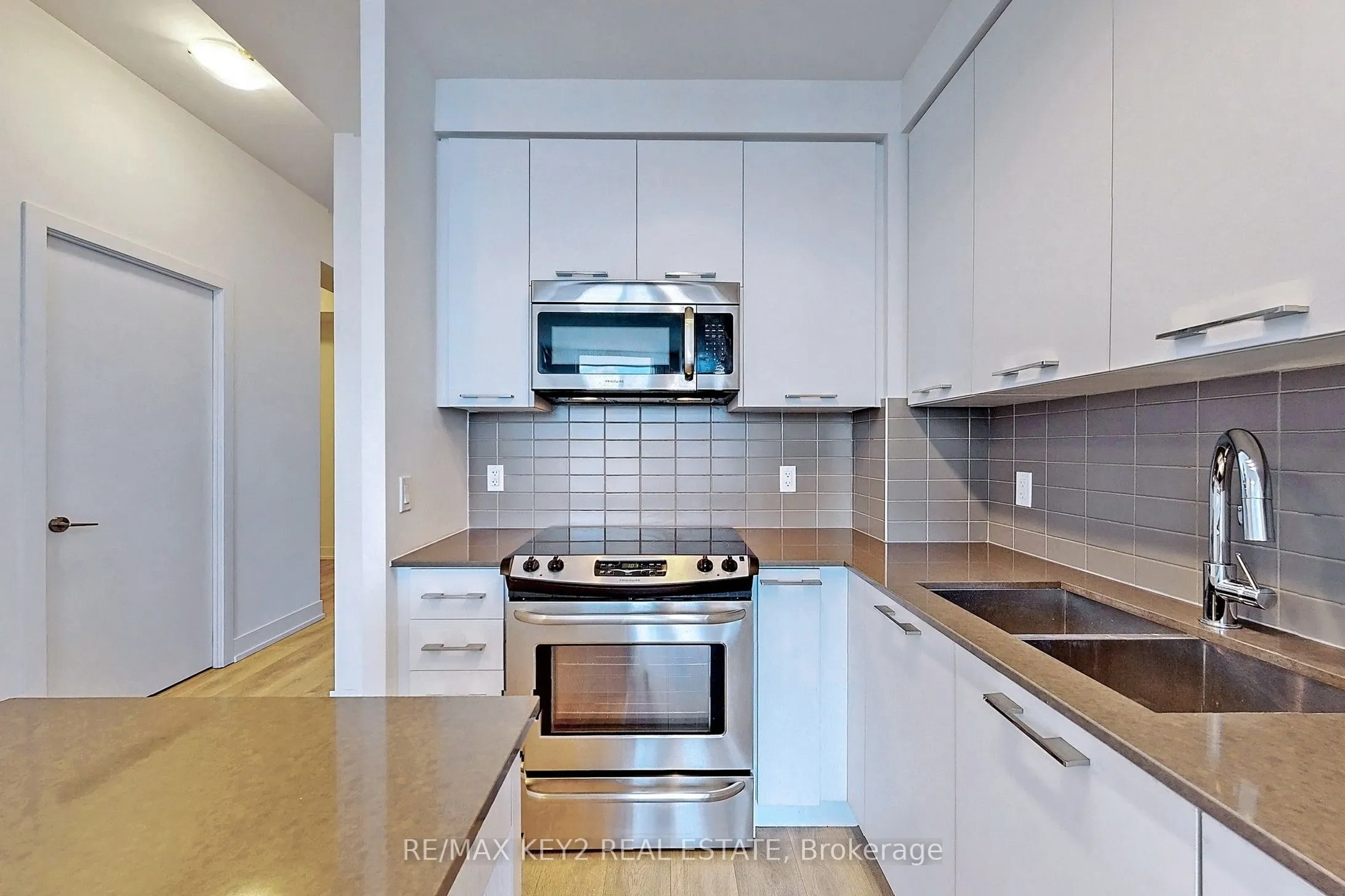 9471 Yonge Street, #735