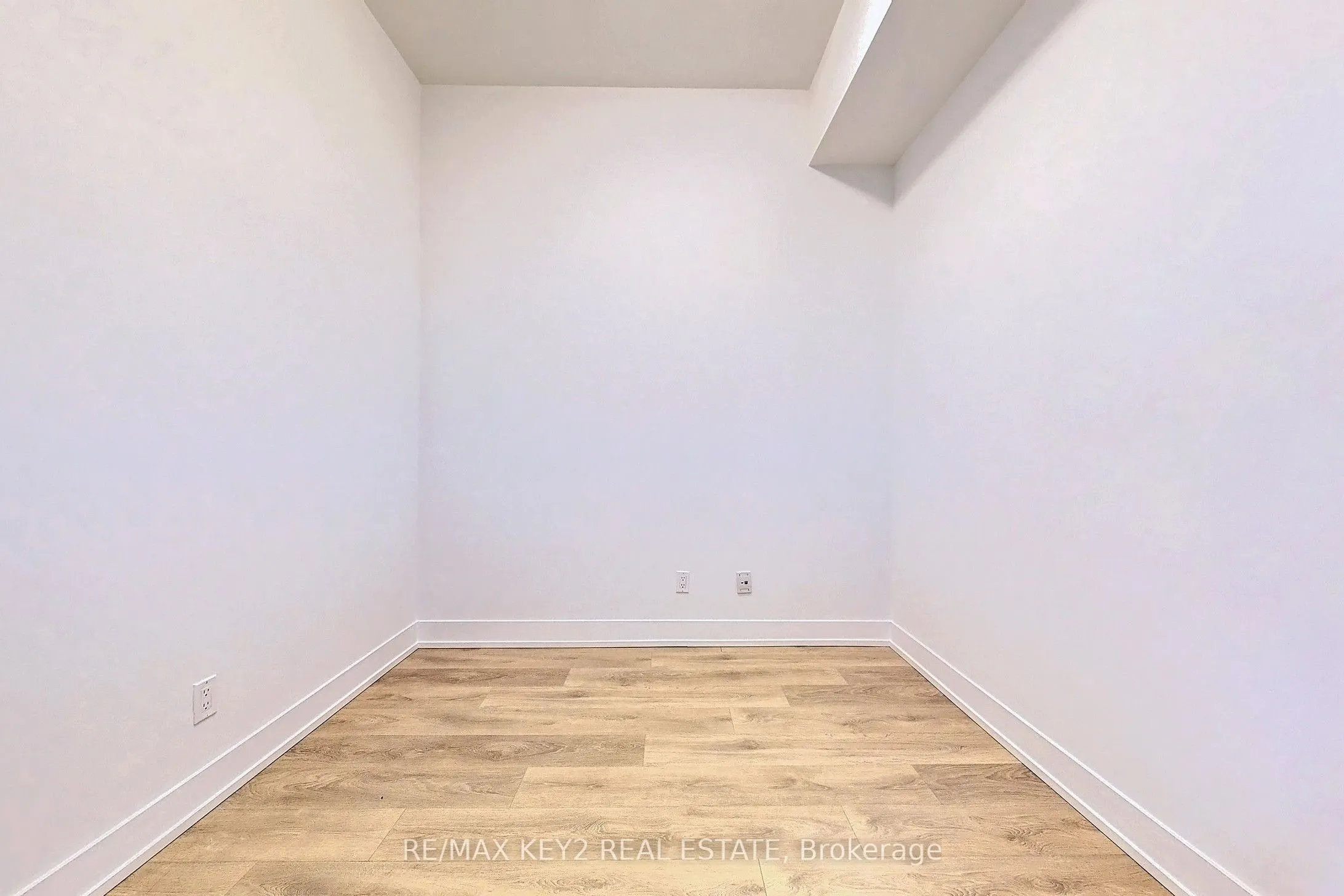 9471 Yonge Street, #735