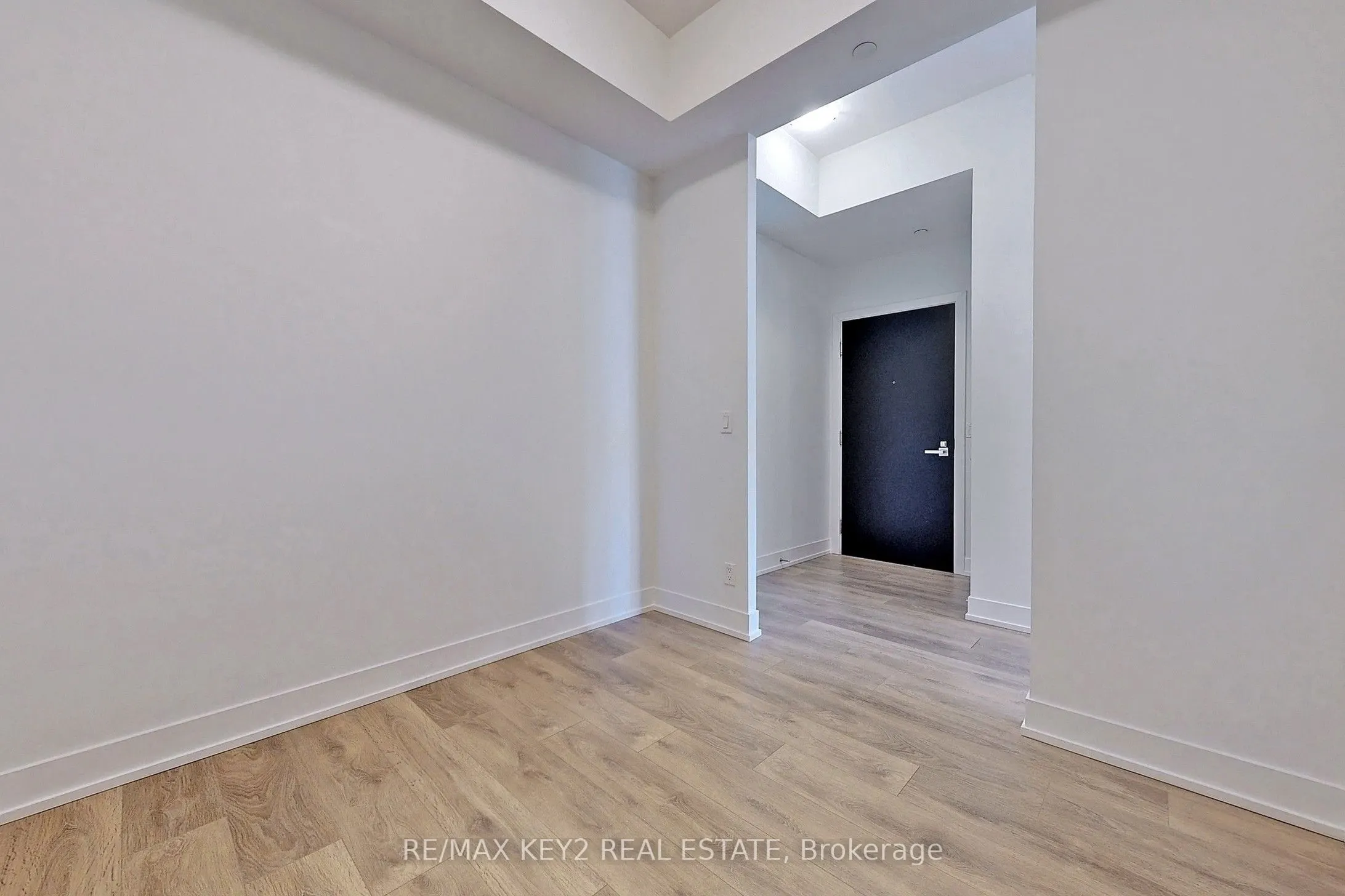 9471 Yonge Street, #735