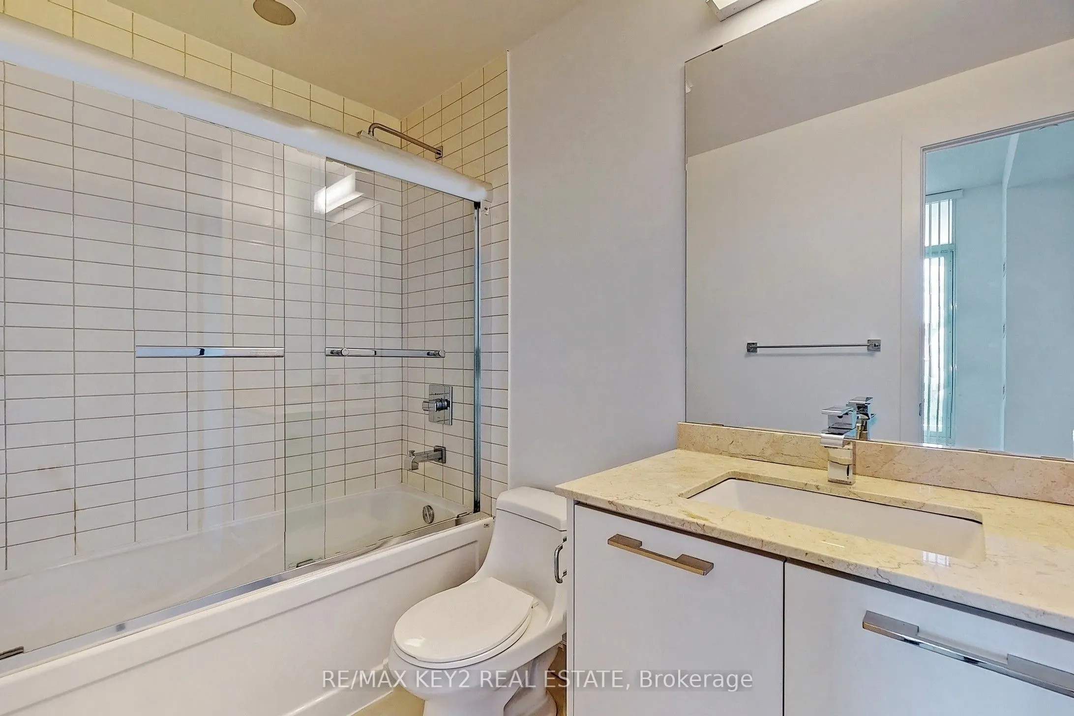 9471 Yonge Street, #735