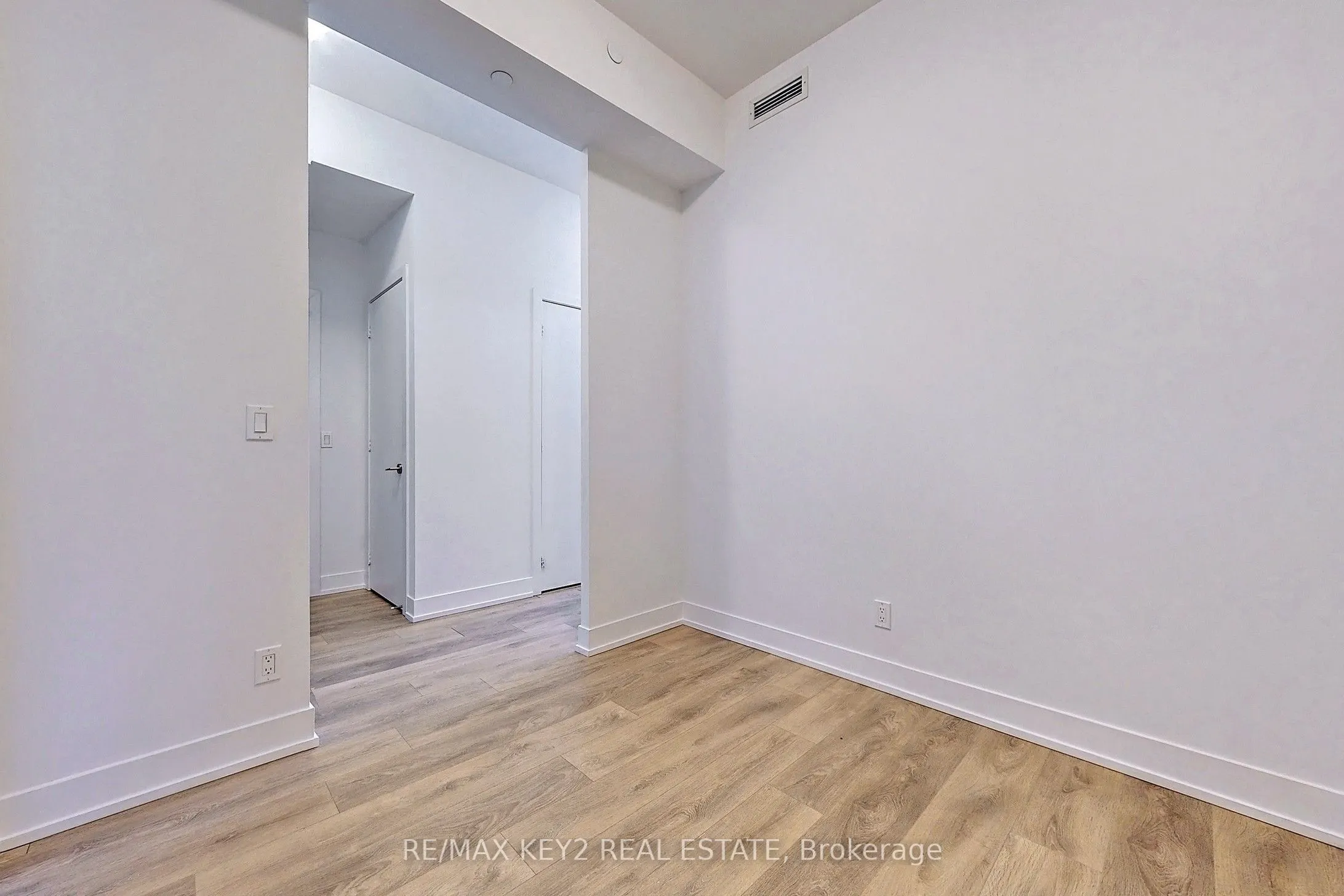 9471 Yonge Street, #735