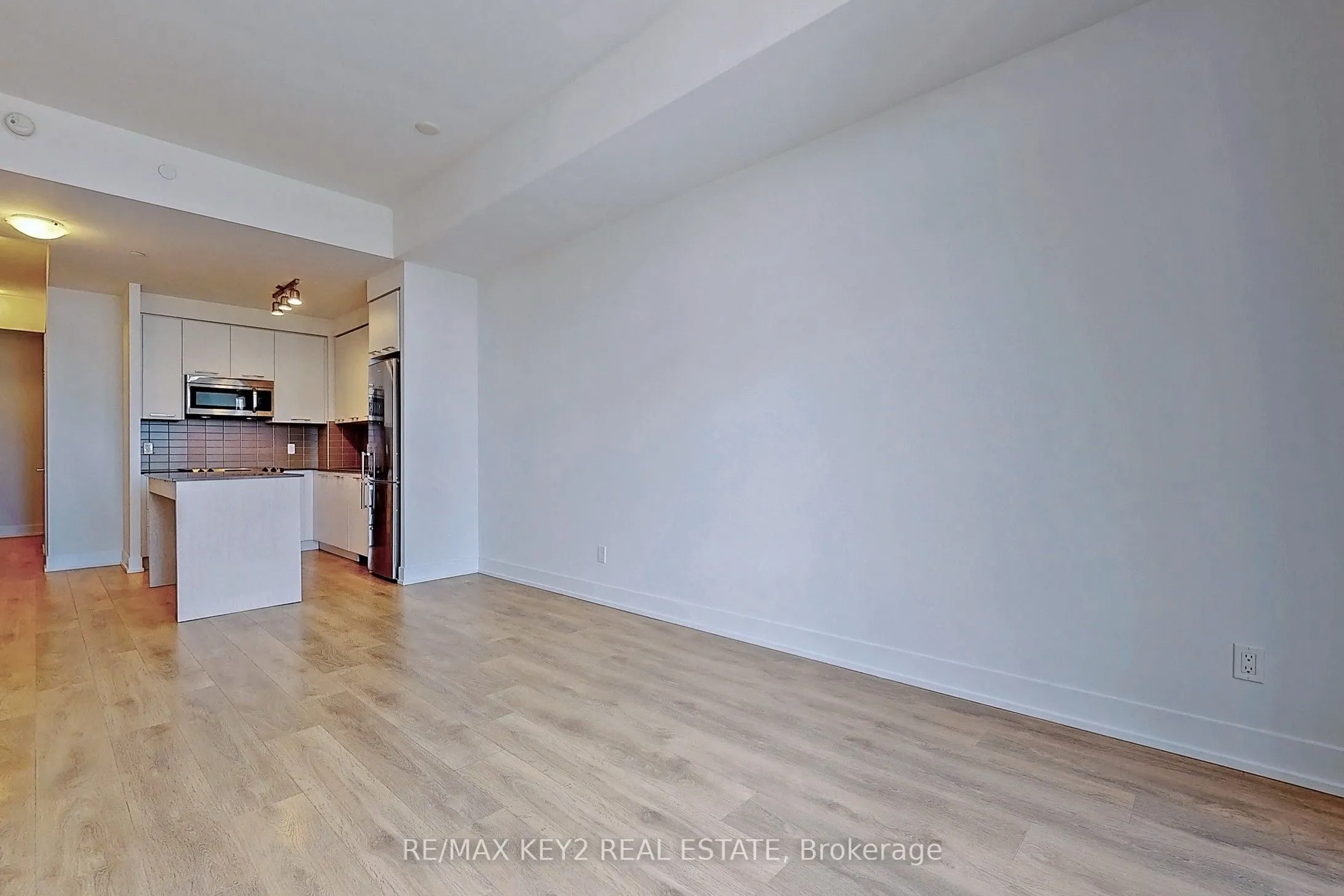 9471 Yonge Street, #735