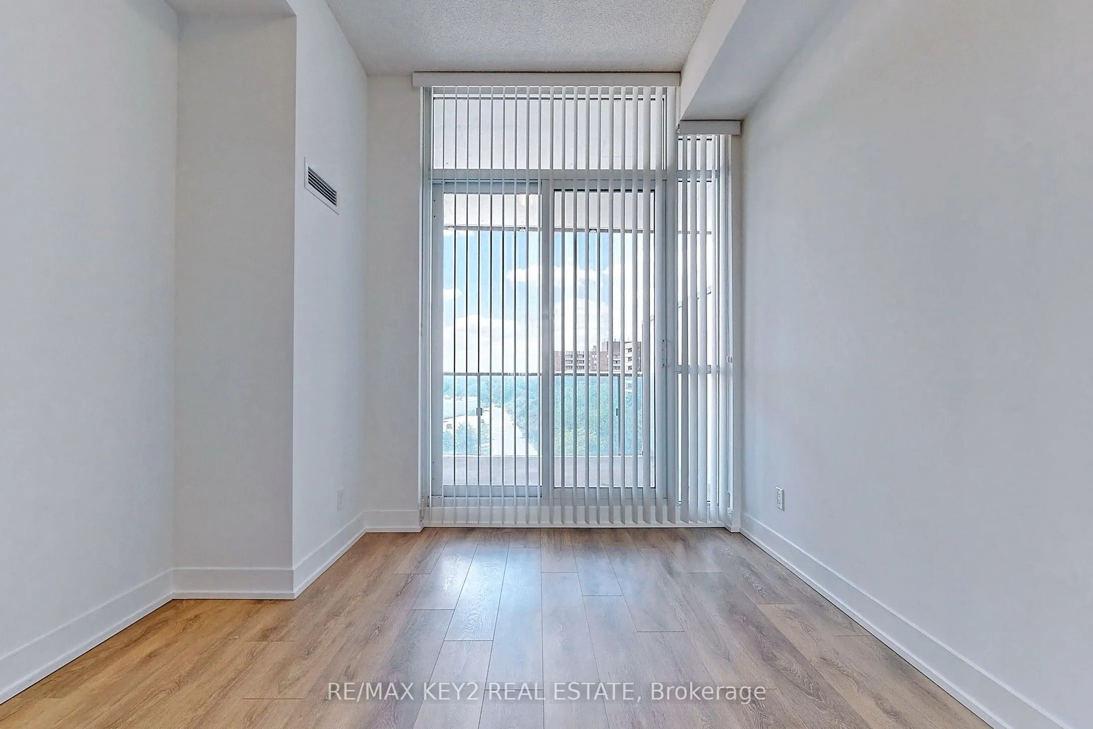 9471 Yonge Street, #735